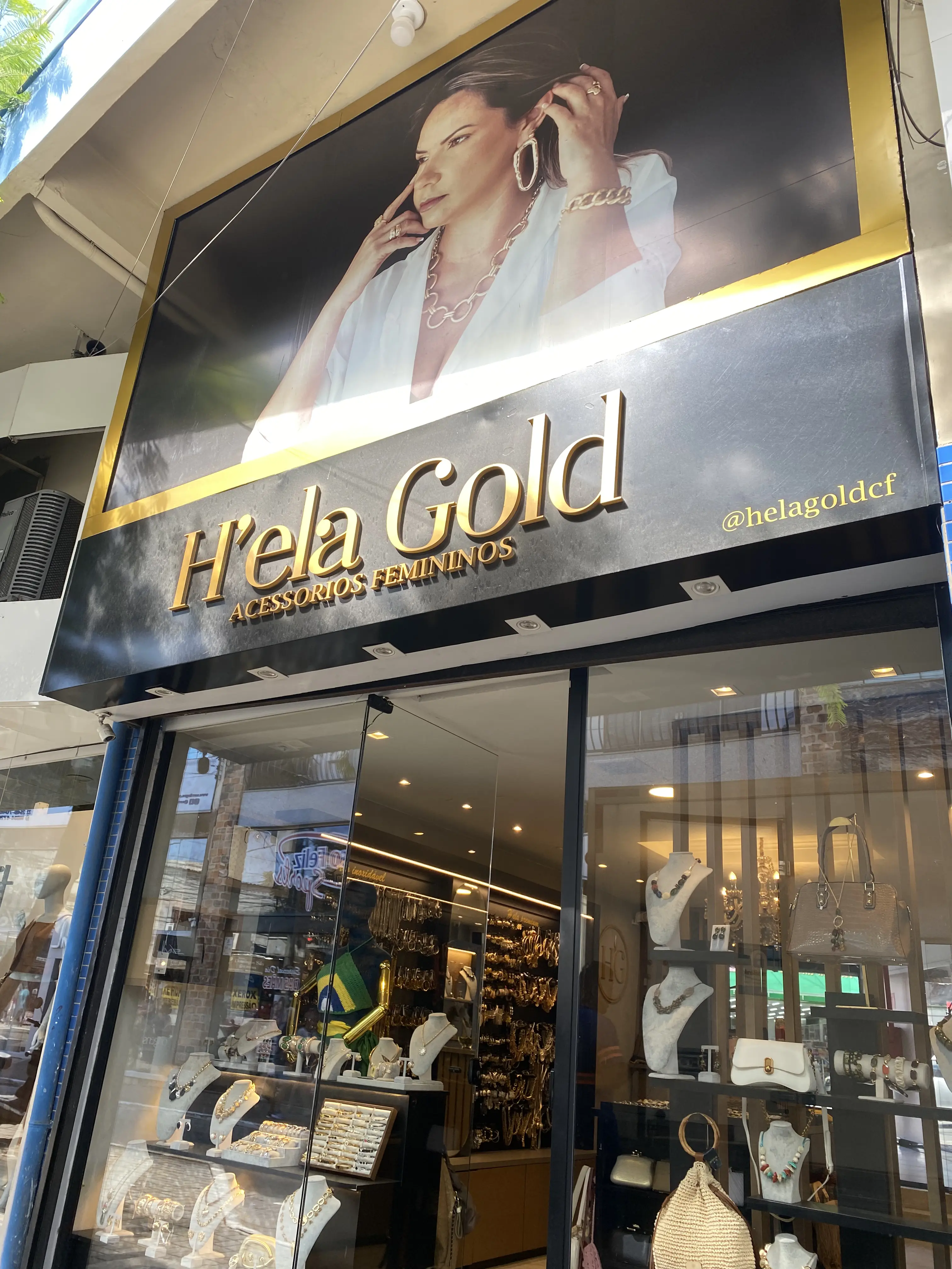 Fachada da loja Hela Gold em Cabo Frio