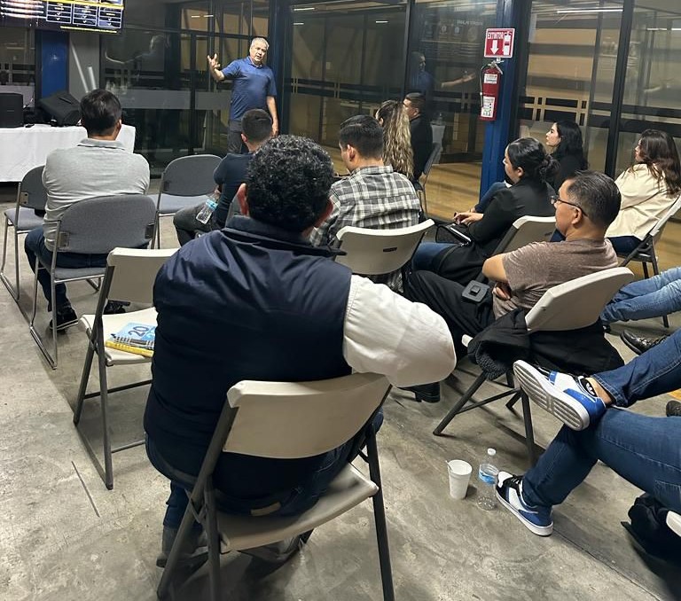 Eduardo Domínguez con audiencia