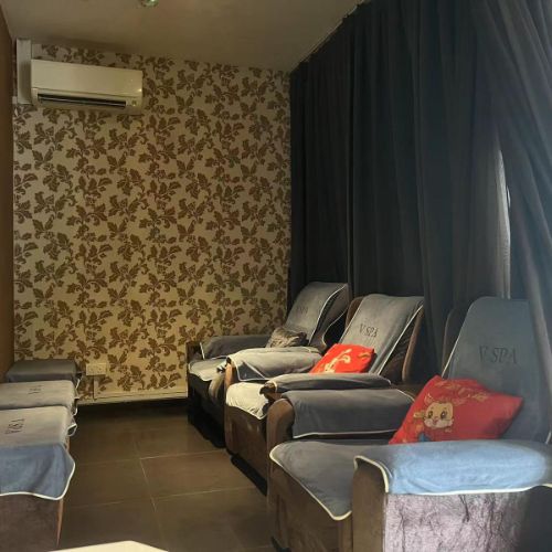 Quiet lounge