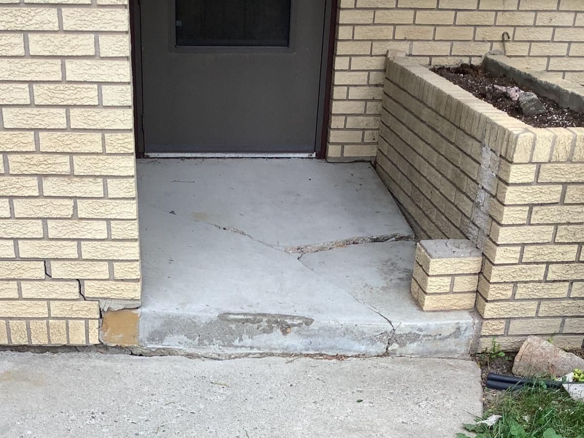 Porch Lifting - Before