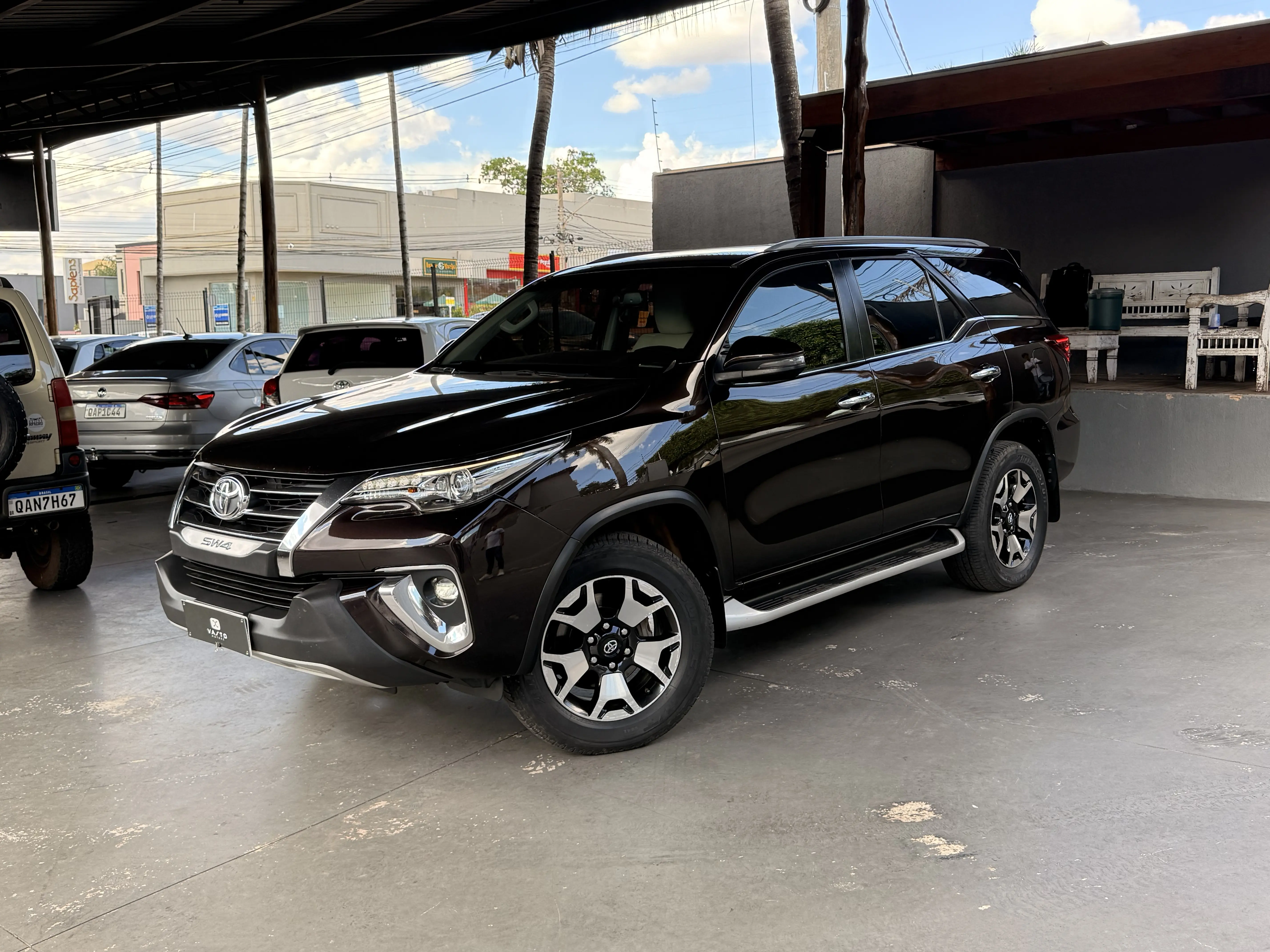 Hilux SW4 Diamond - Toyota