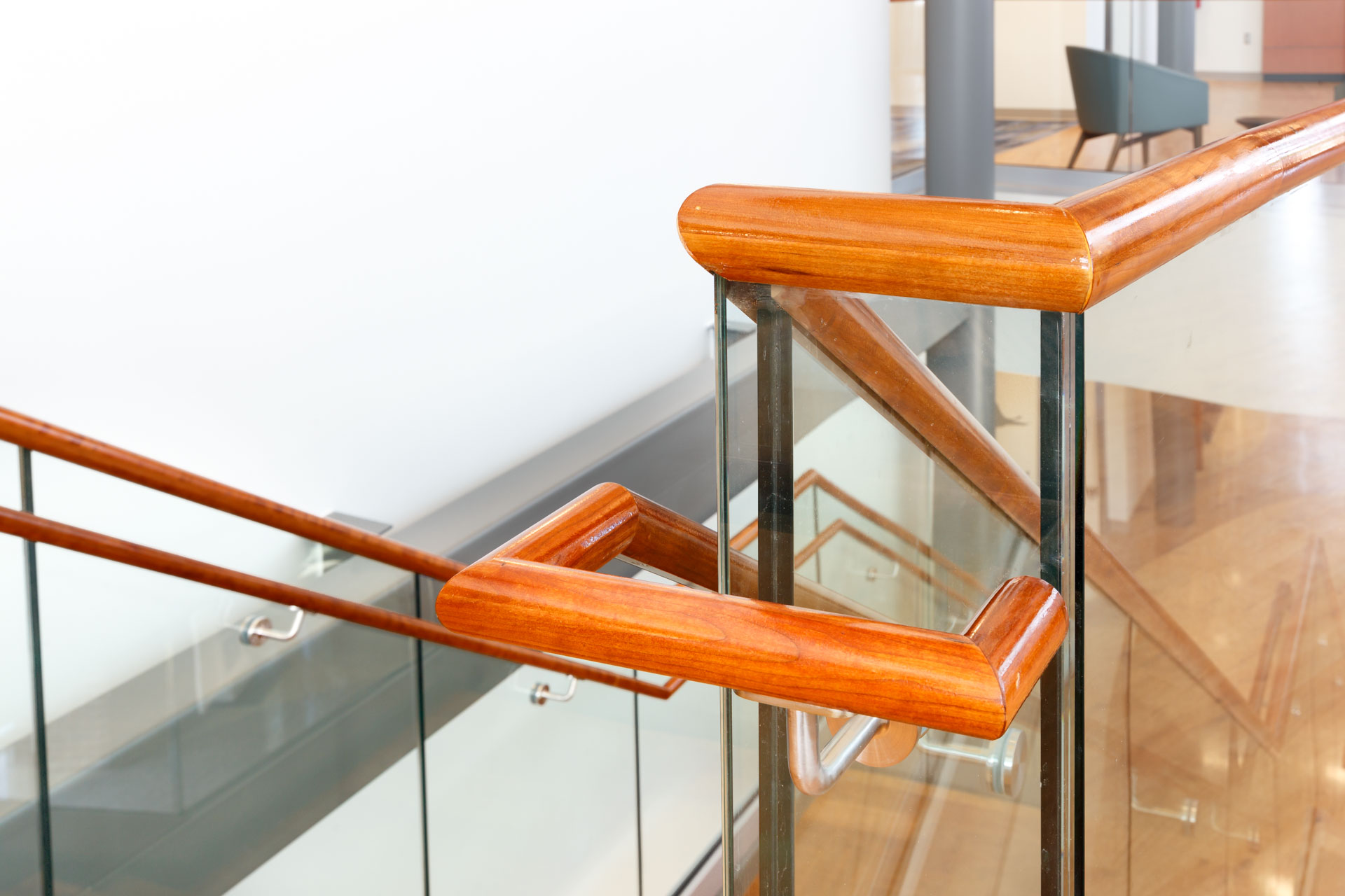 Broad Creek Library — Structural Glass with Padauk Wood Top Cap, Corner Detail