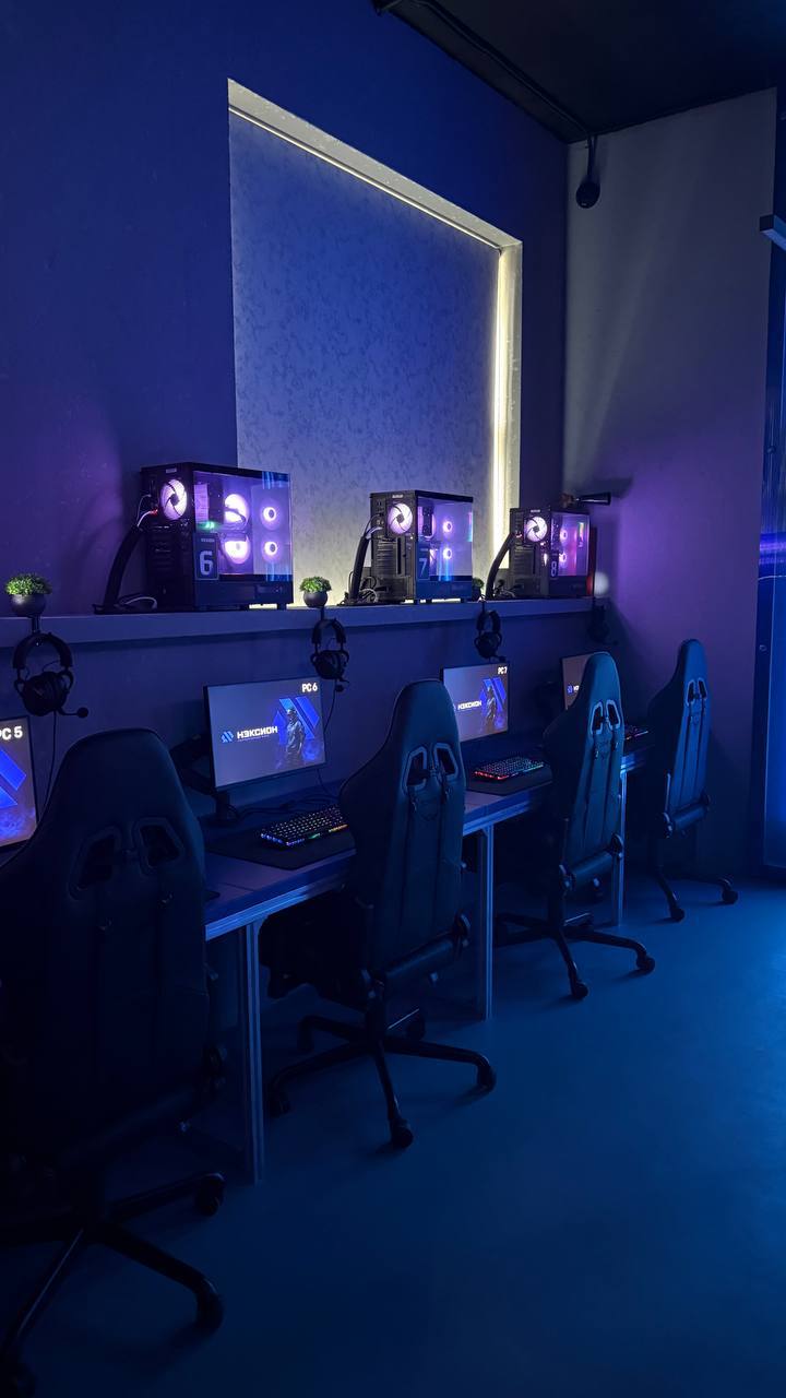 Bootcamp зона — ряд ПК 5-7 с фиолетовой RGB подсветкой