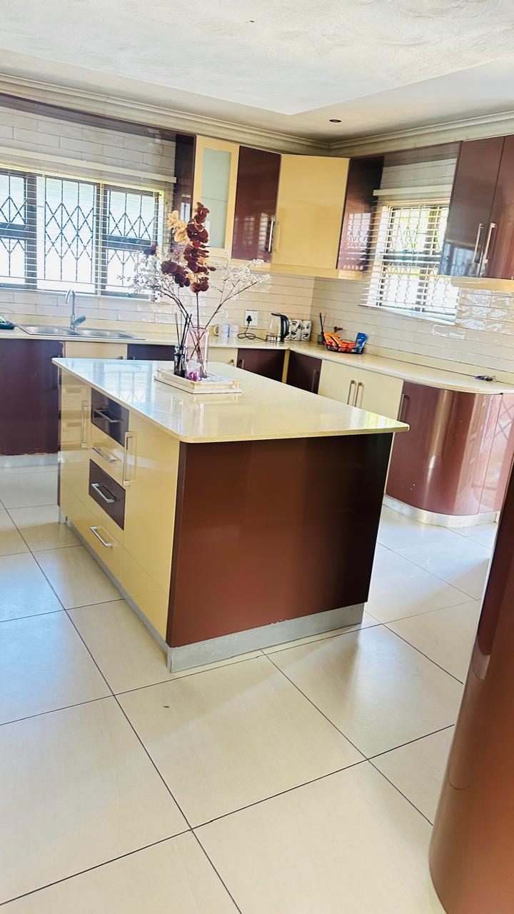 Fully equipped kitchen with central island
