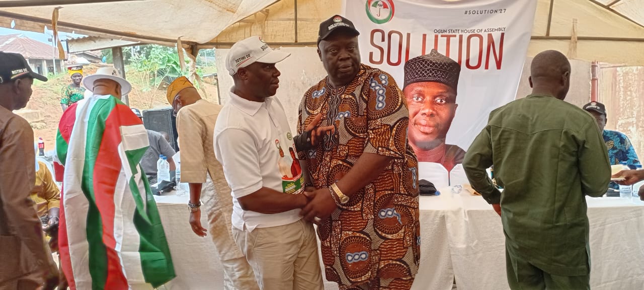 Hon. Jacob Olurotimi Ogundele greeting a community leader