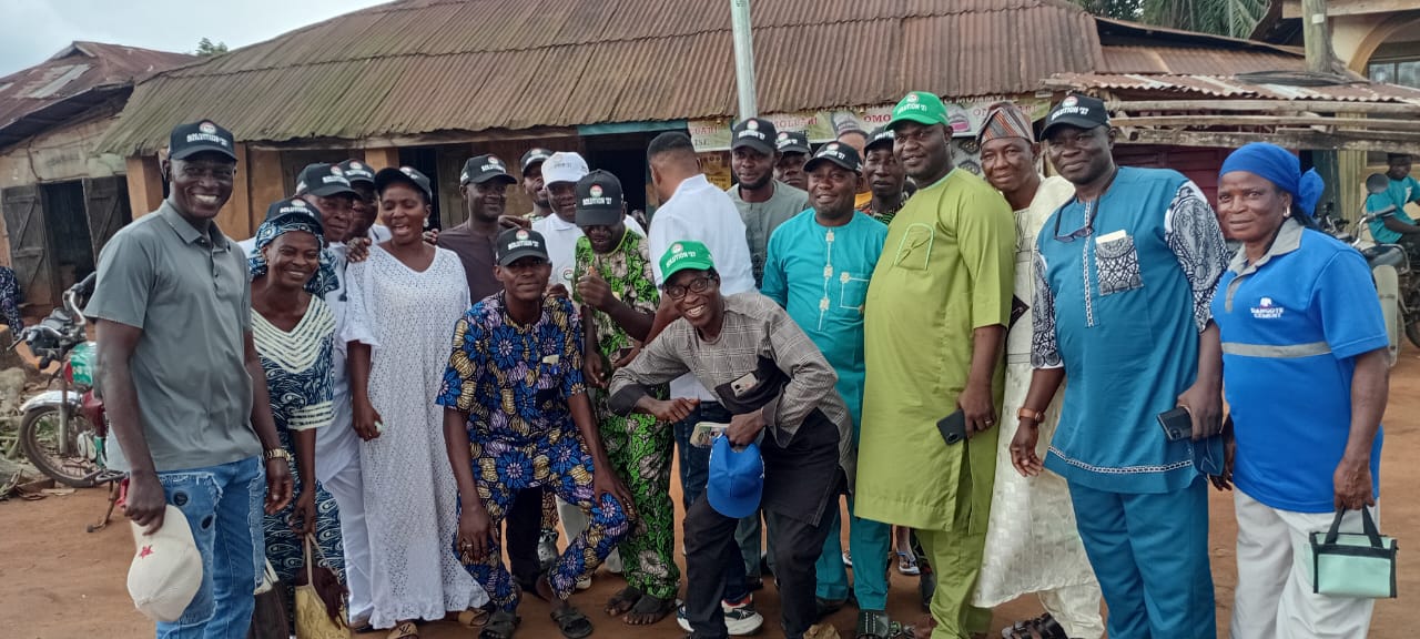 Hon. Jacob Olurotimi Ogundele with community supporters