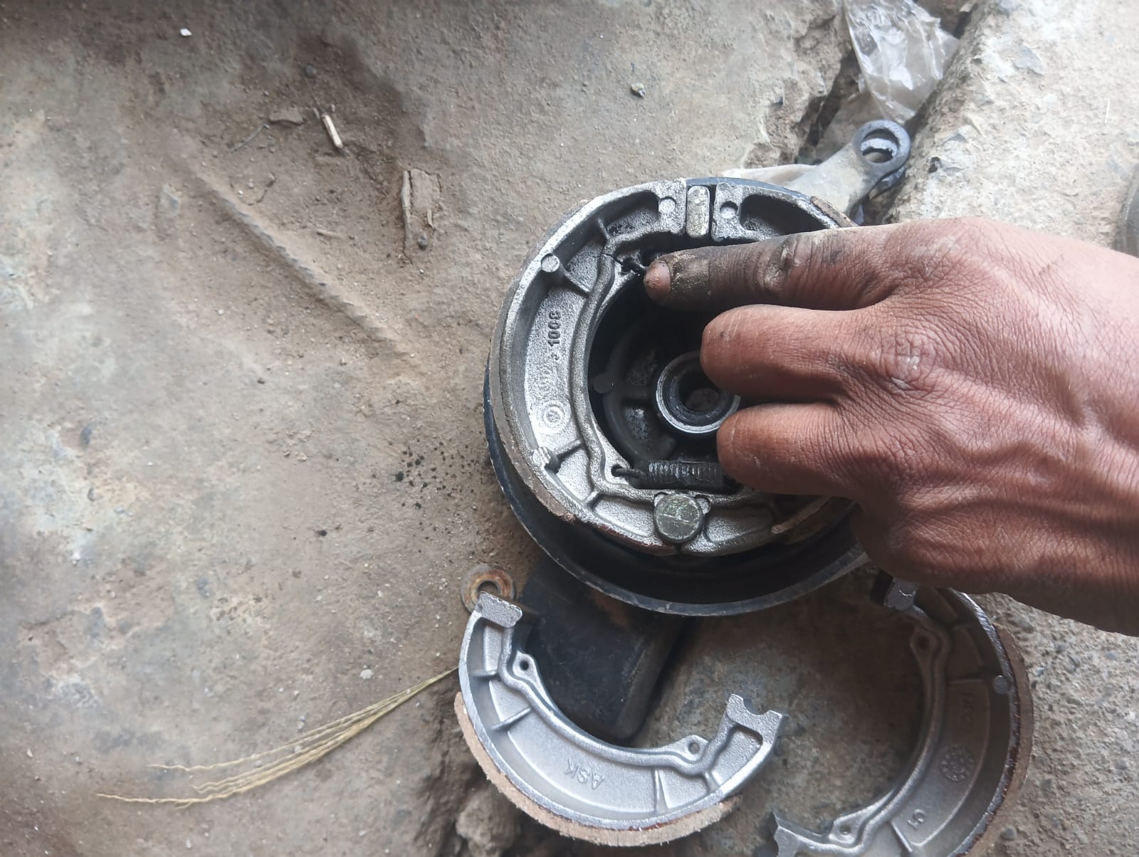 Brake shoe service work