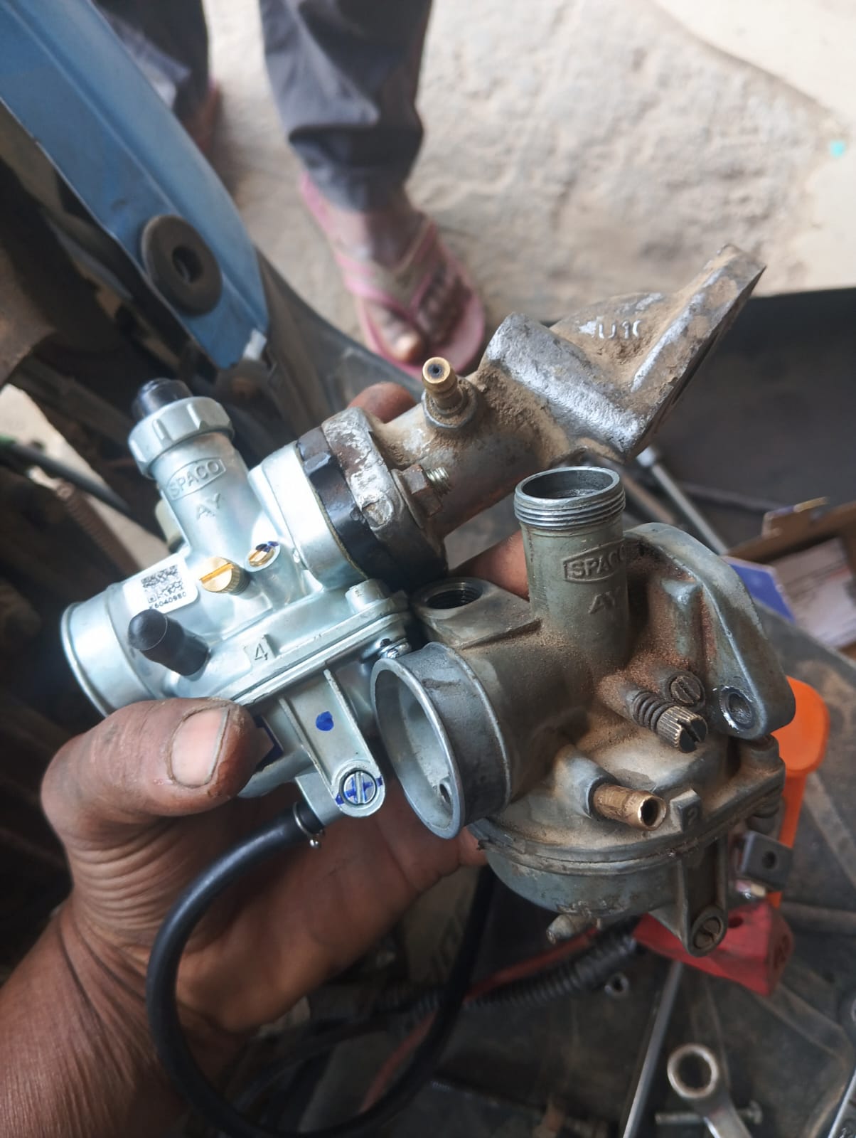 Carburetor cleaning and tuning service