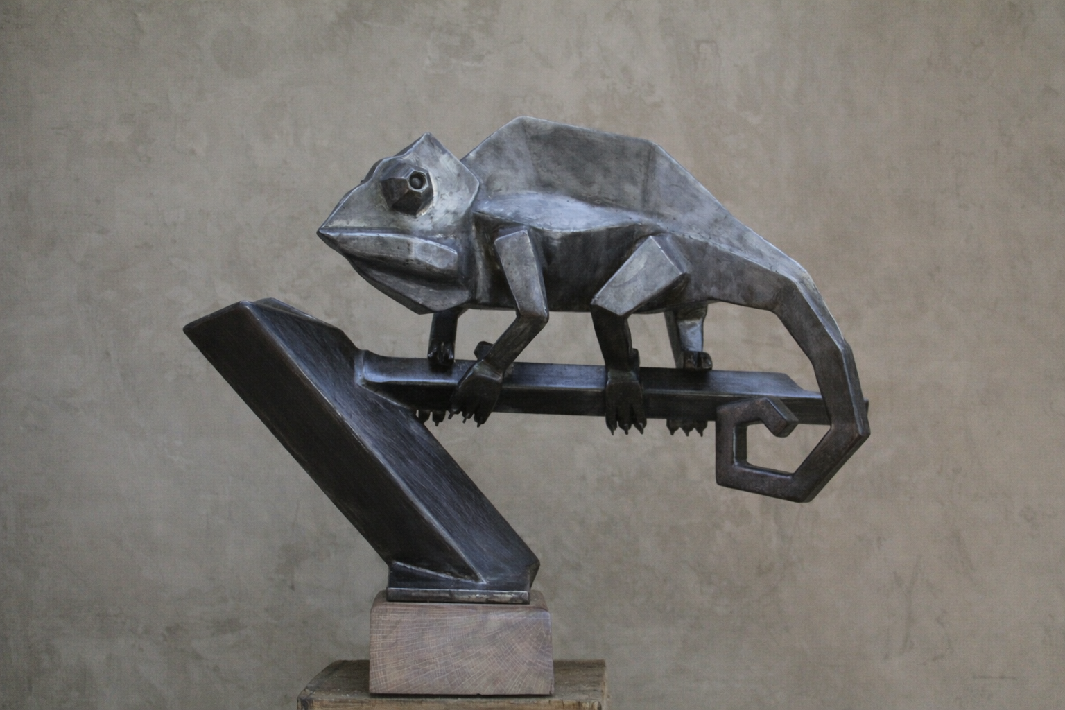 Metal sculpture chameleon — Ironic