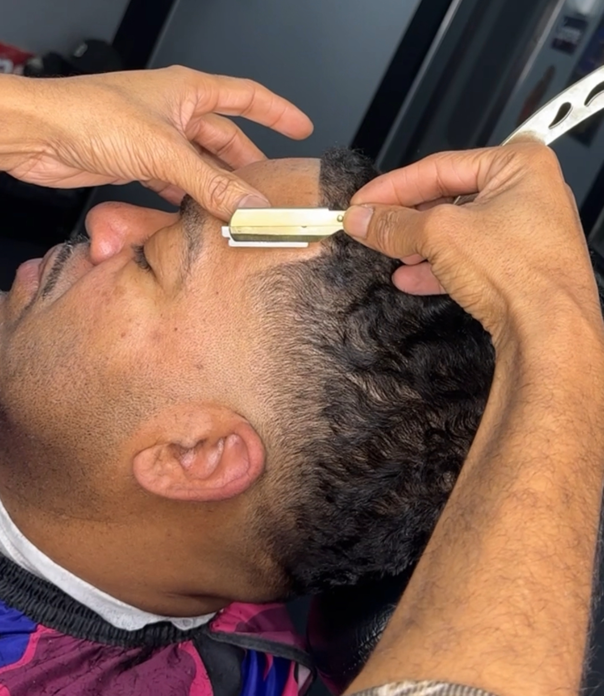 Precision lineup with straight razor