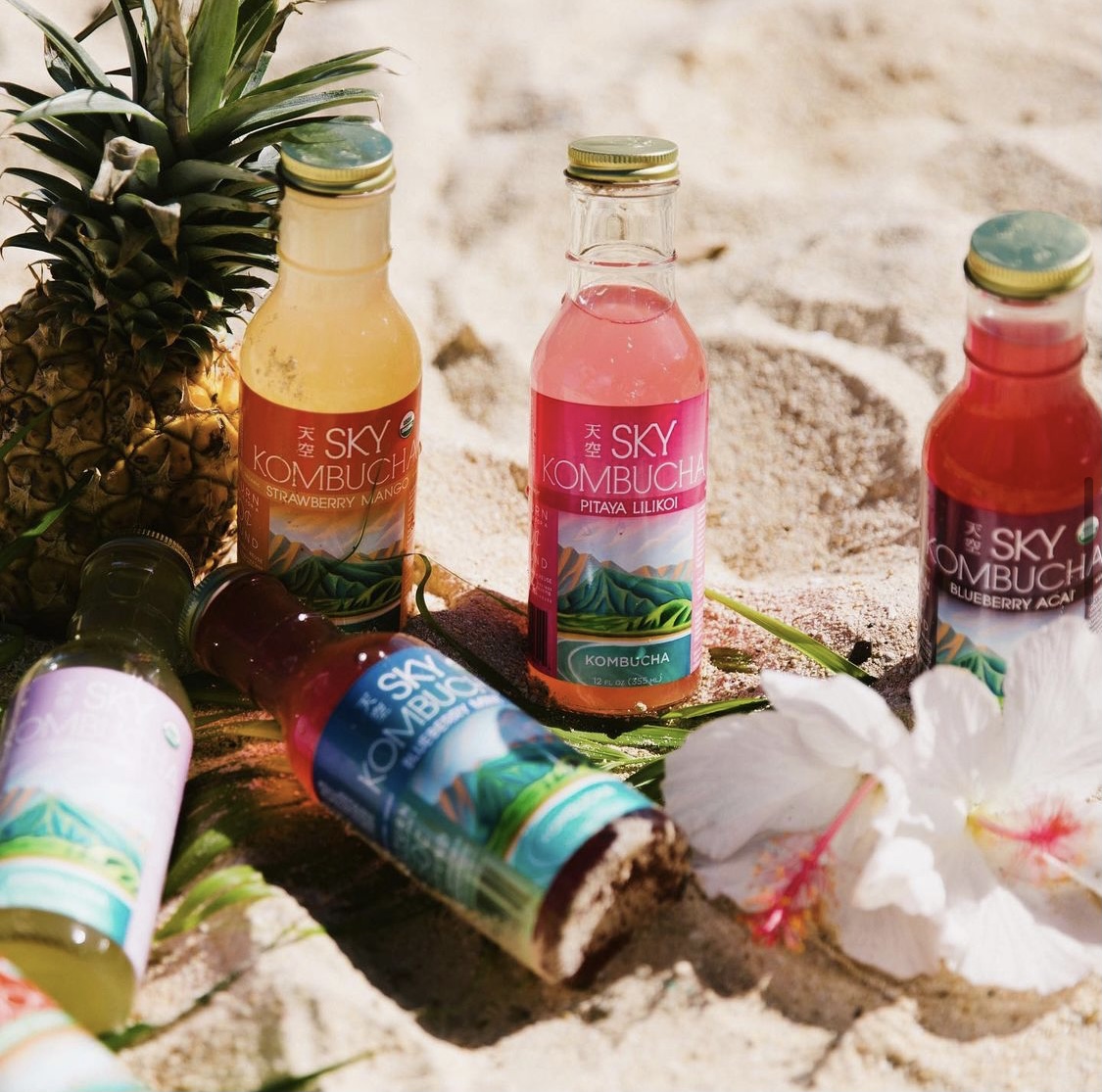 Beach bottles with pineapple and hibiscus