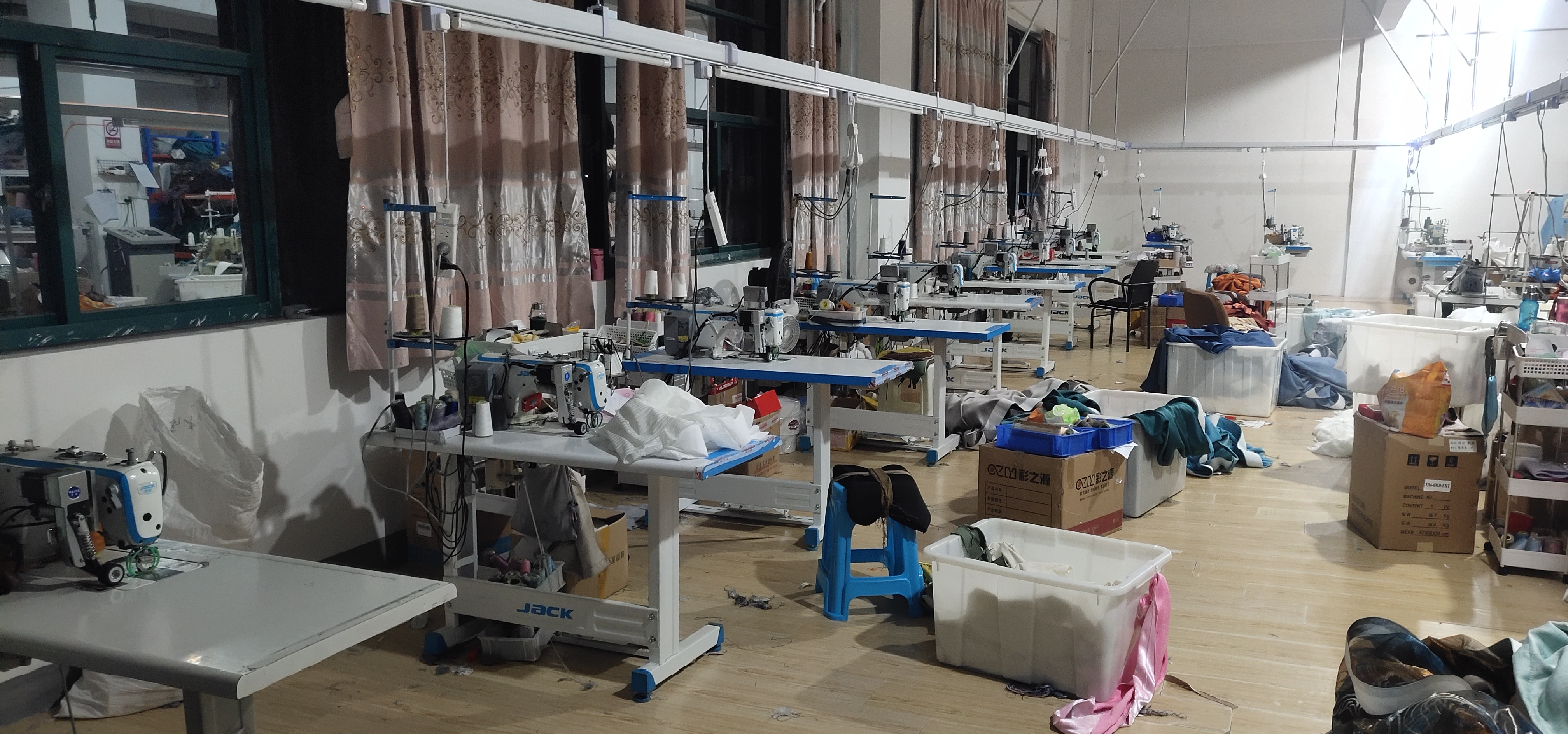 JACK sewing equipment
