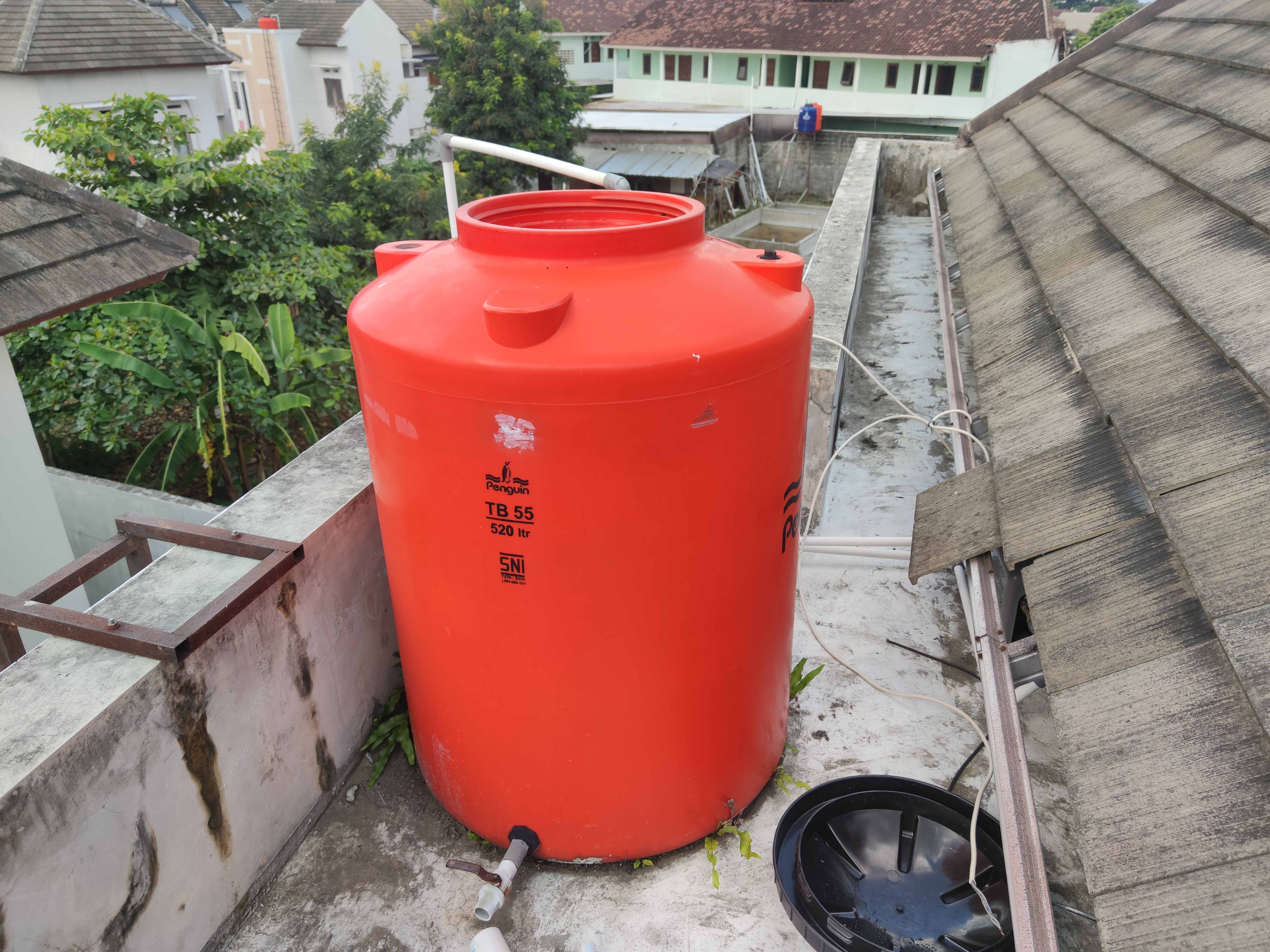 Tanki air Penguin yang sudah dipasang