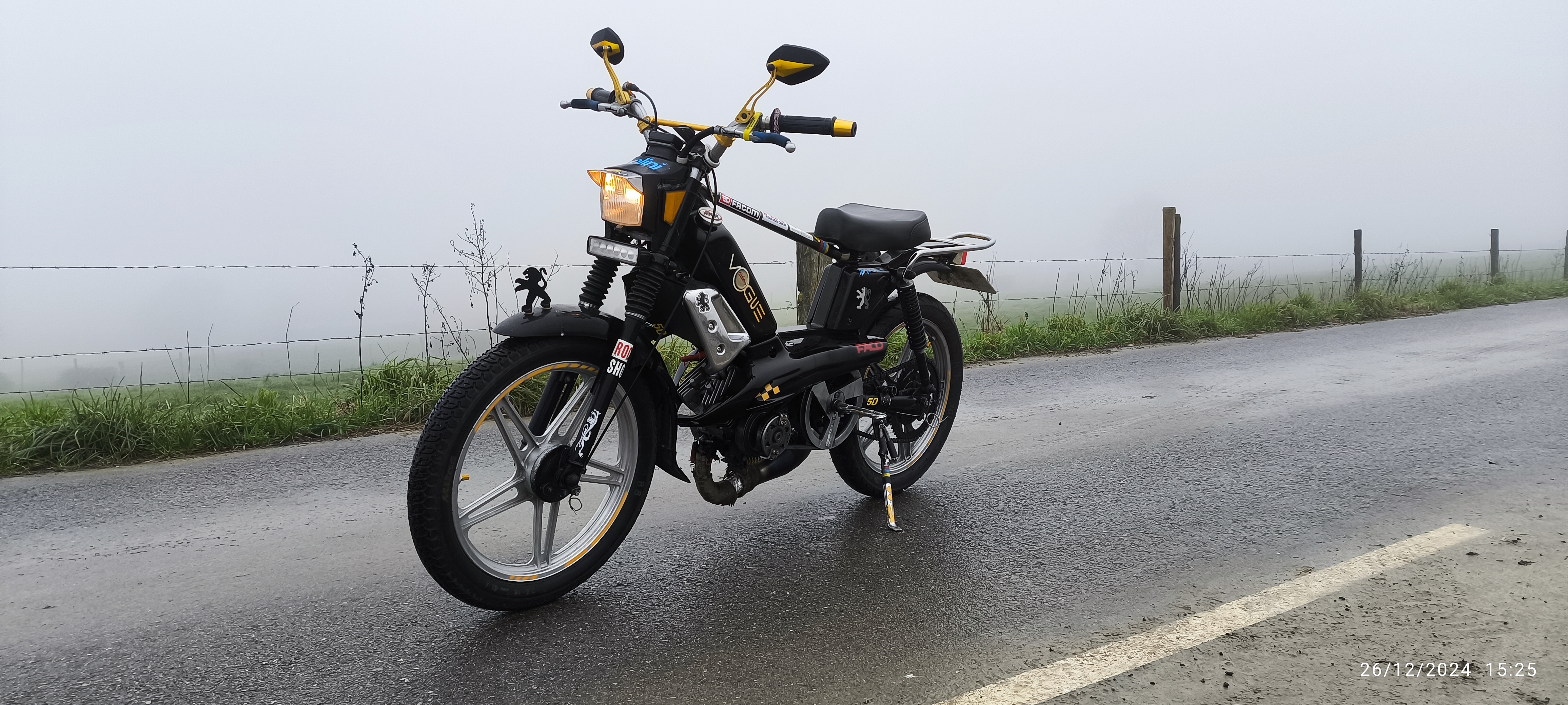 Peugeot 103 Diablo - Foggy road