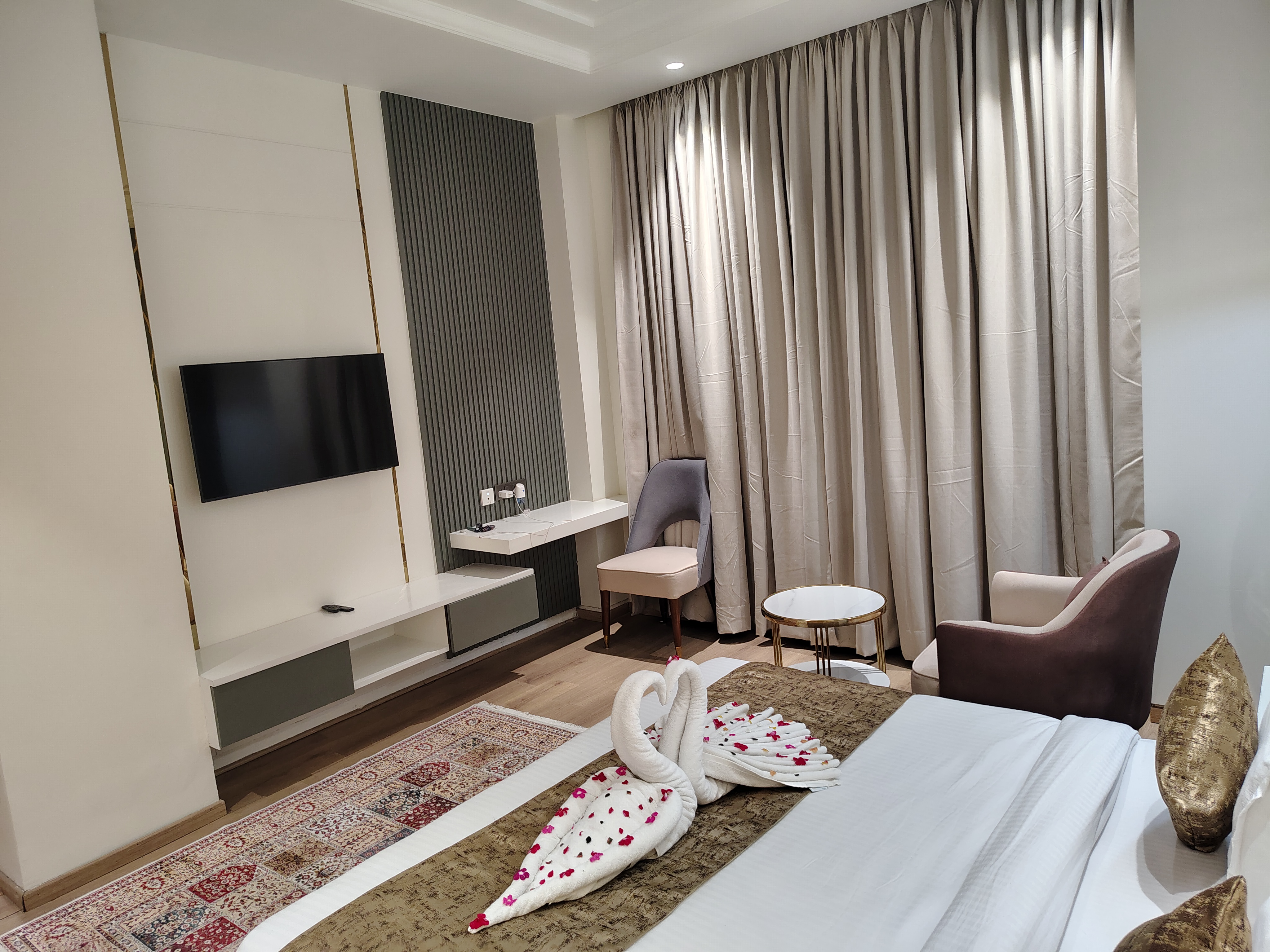 Signature Suites - 3