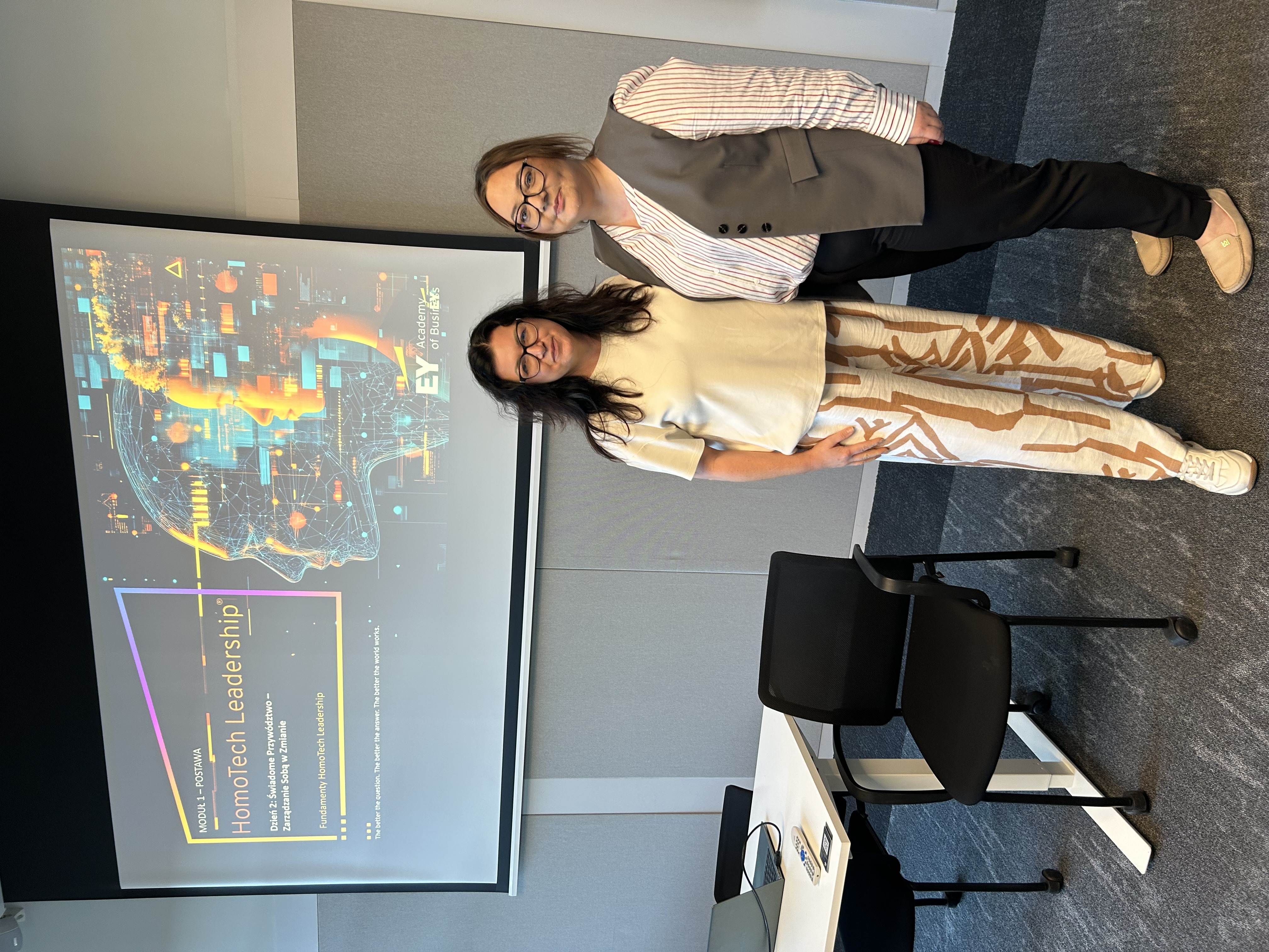 Natalie i Patrycja na szkoleniu HomoTech Leadership w EY Academy of Business