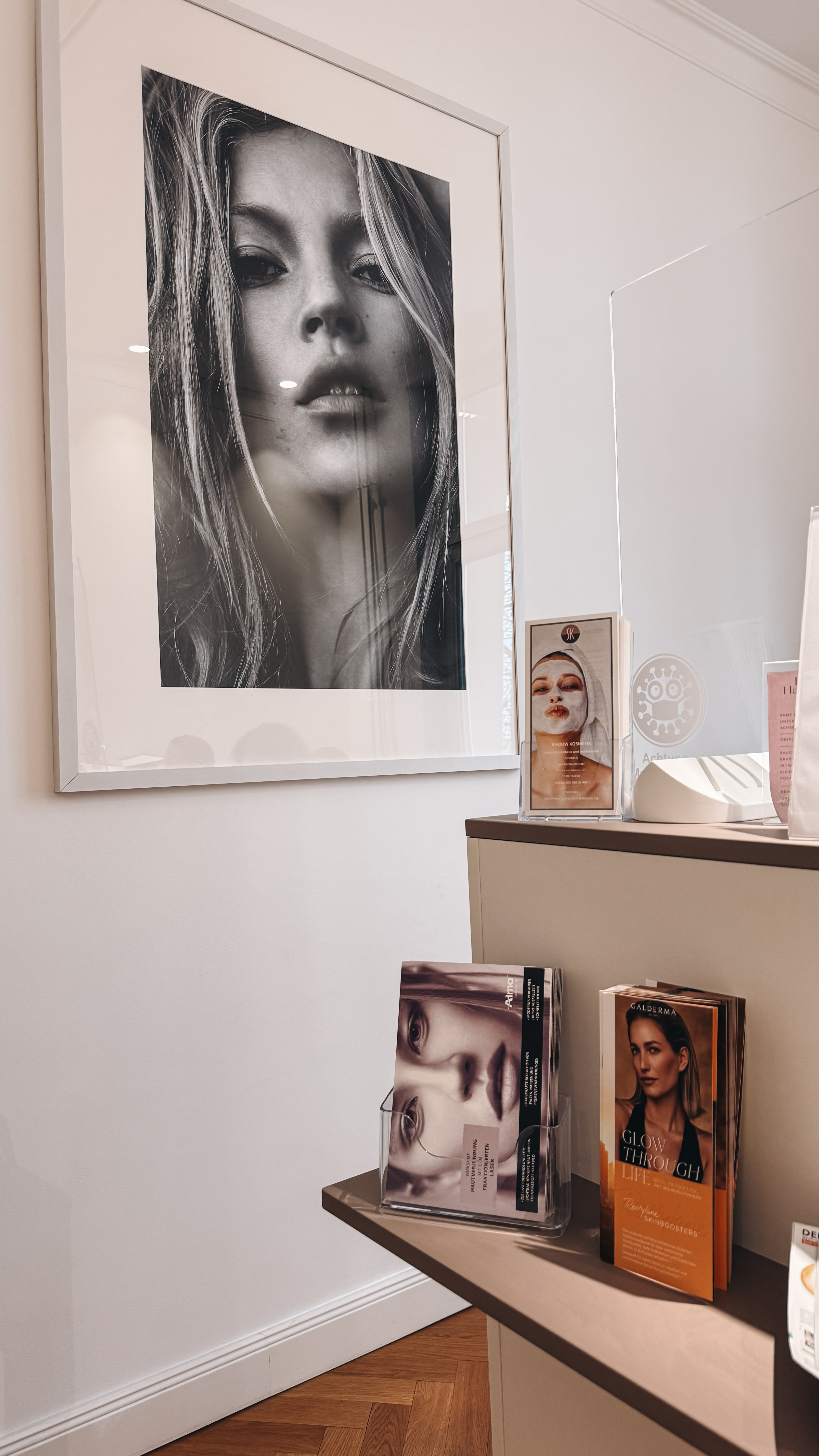 Praxis Interieur mit Kunst