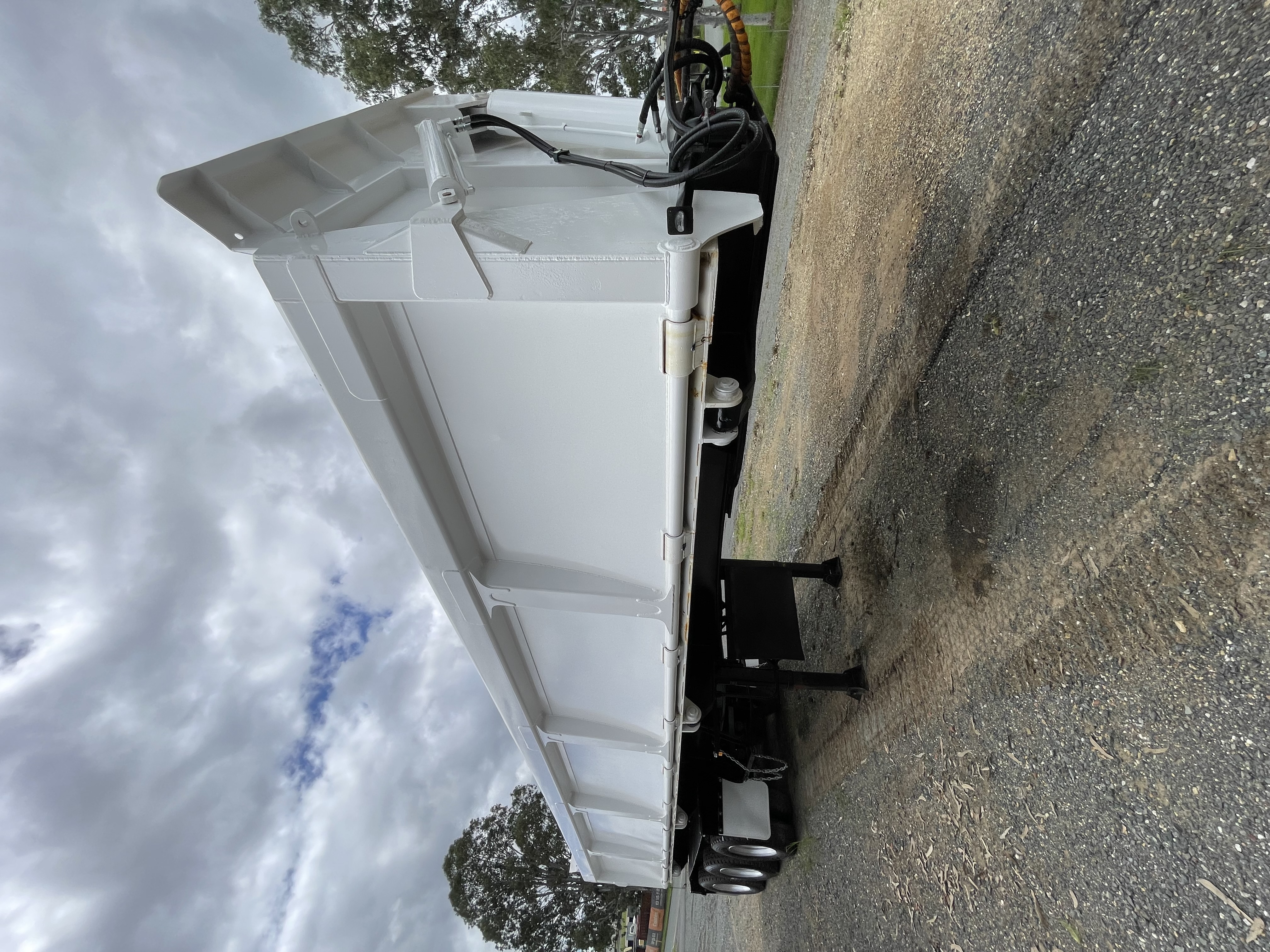 Howard Porter Tri-Axle Side Tipper