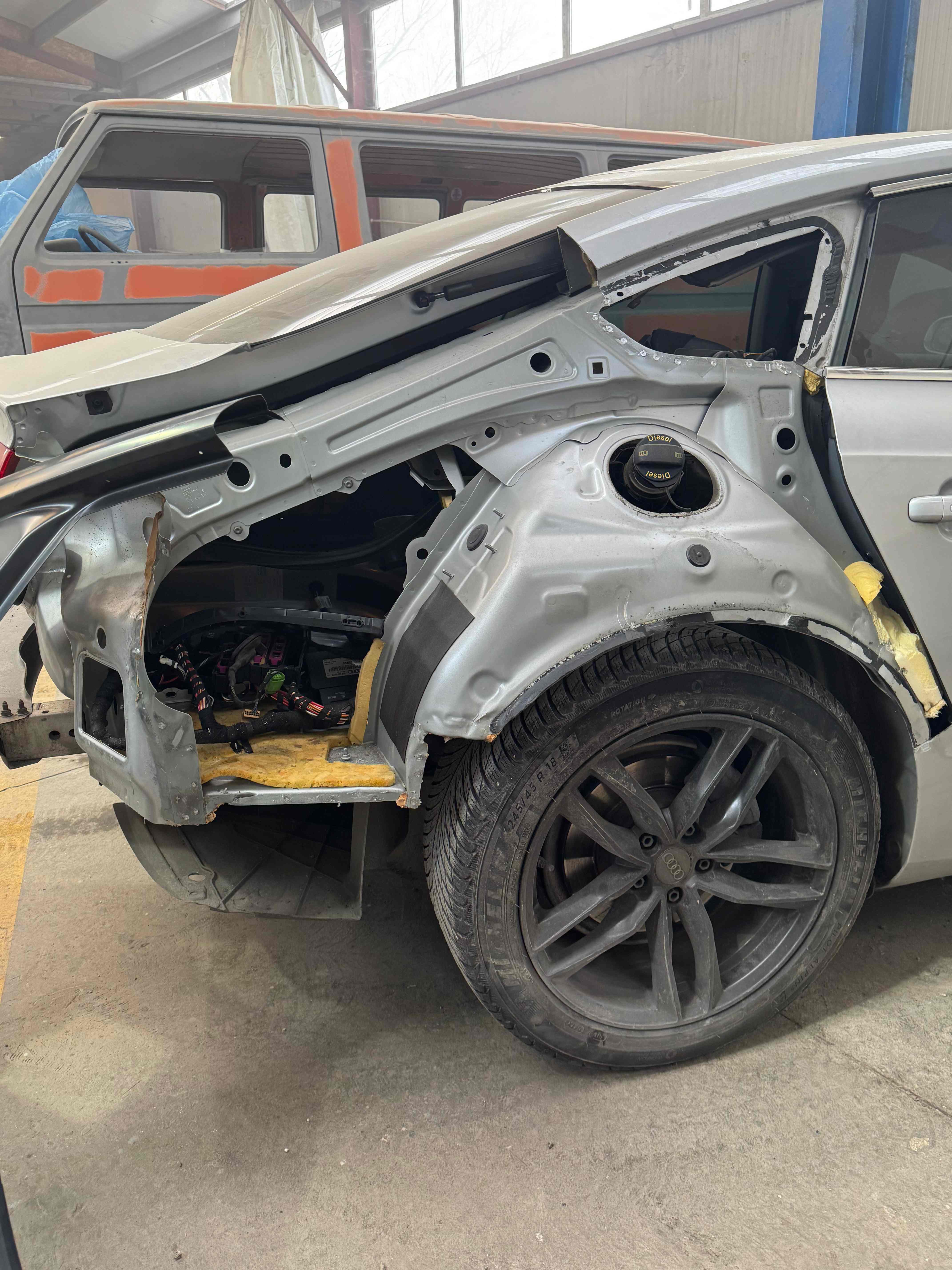 Reparație tinichigerie auto – îndreptare caroserie la PIC Automotive Cluj