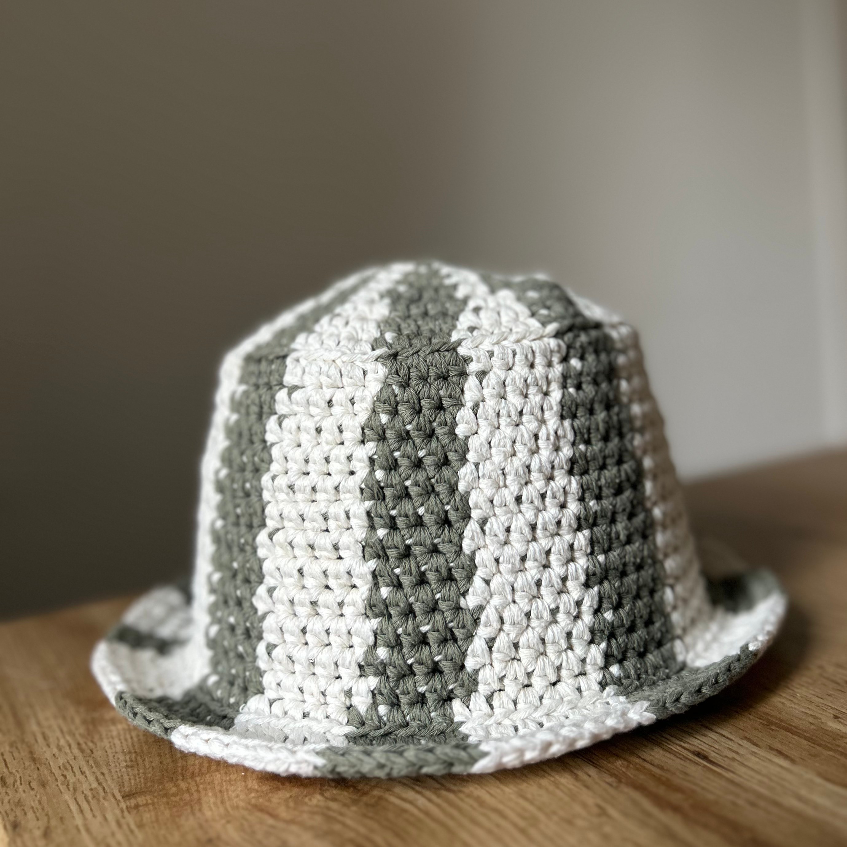 Off-White & Green Striped Bucket Hat thumbnail 2