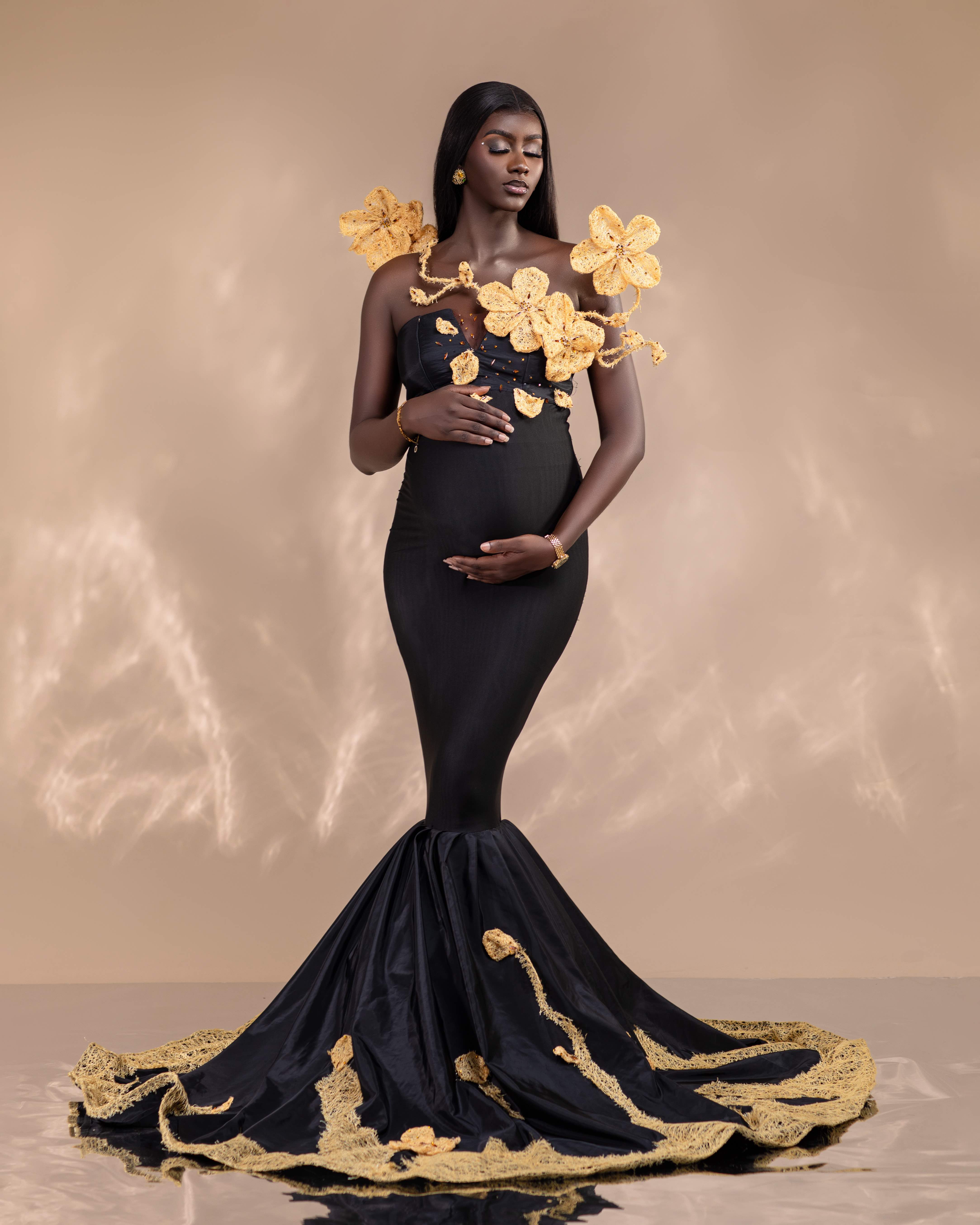Amara - robe noire et or