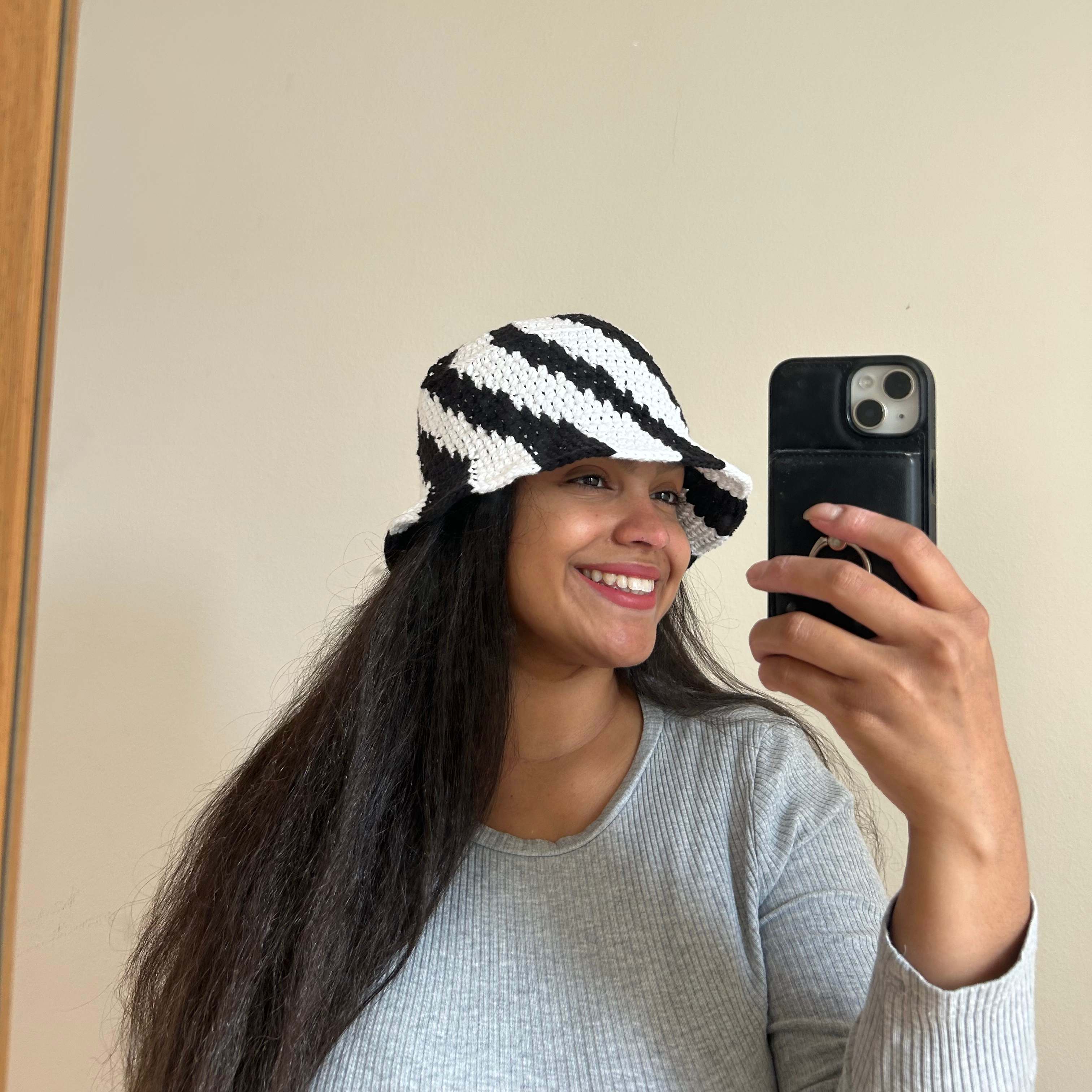Spiral B&W Bucket Hat thumbnail 4