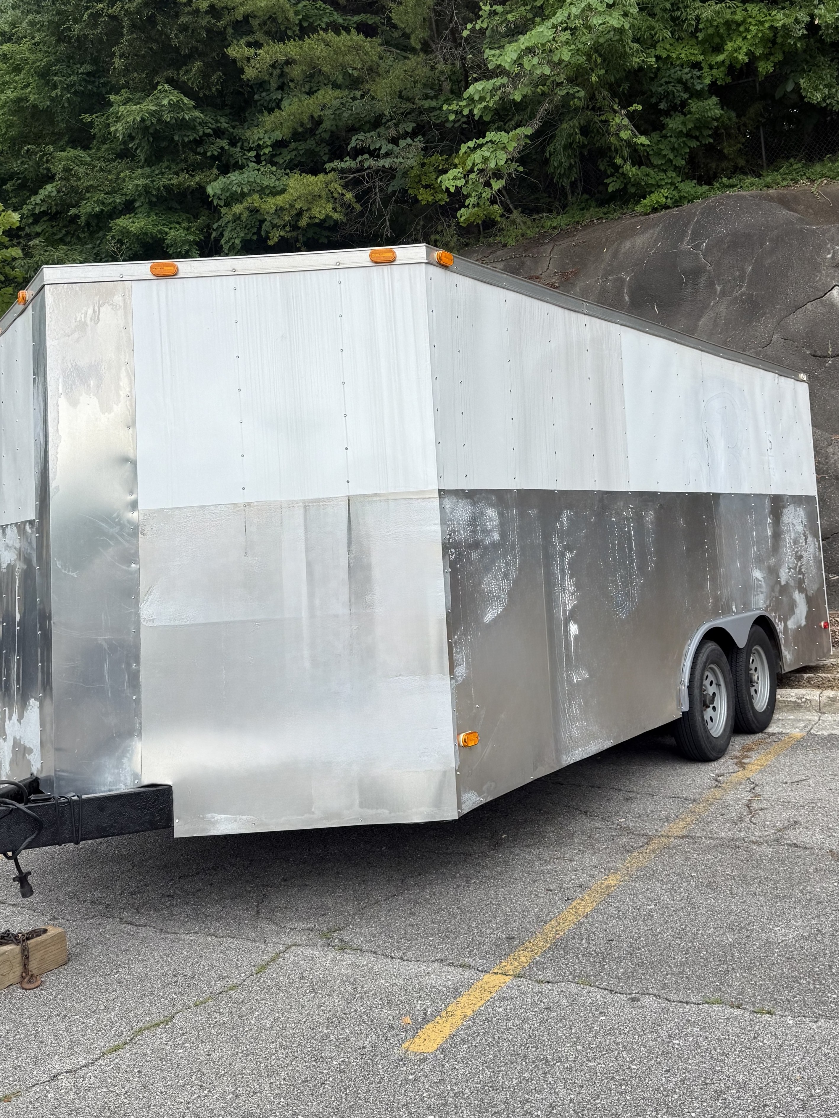 18ft Enclosed Trailer - Full side view