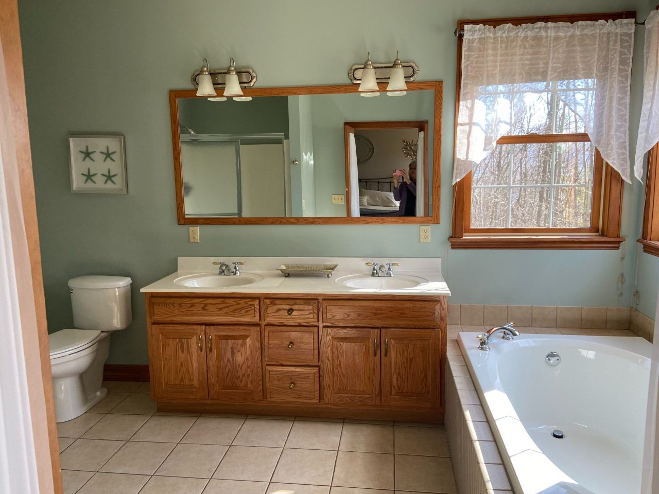 Bathroom before redesign