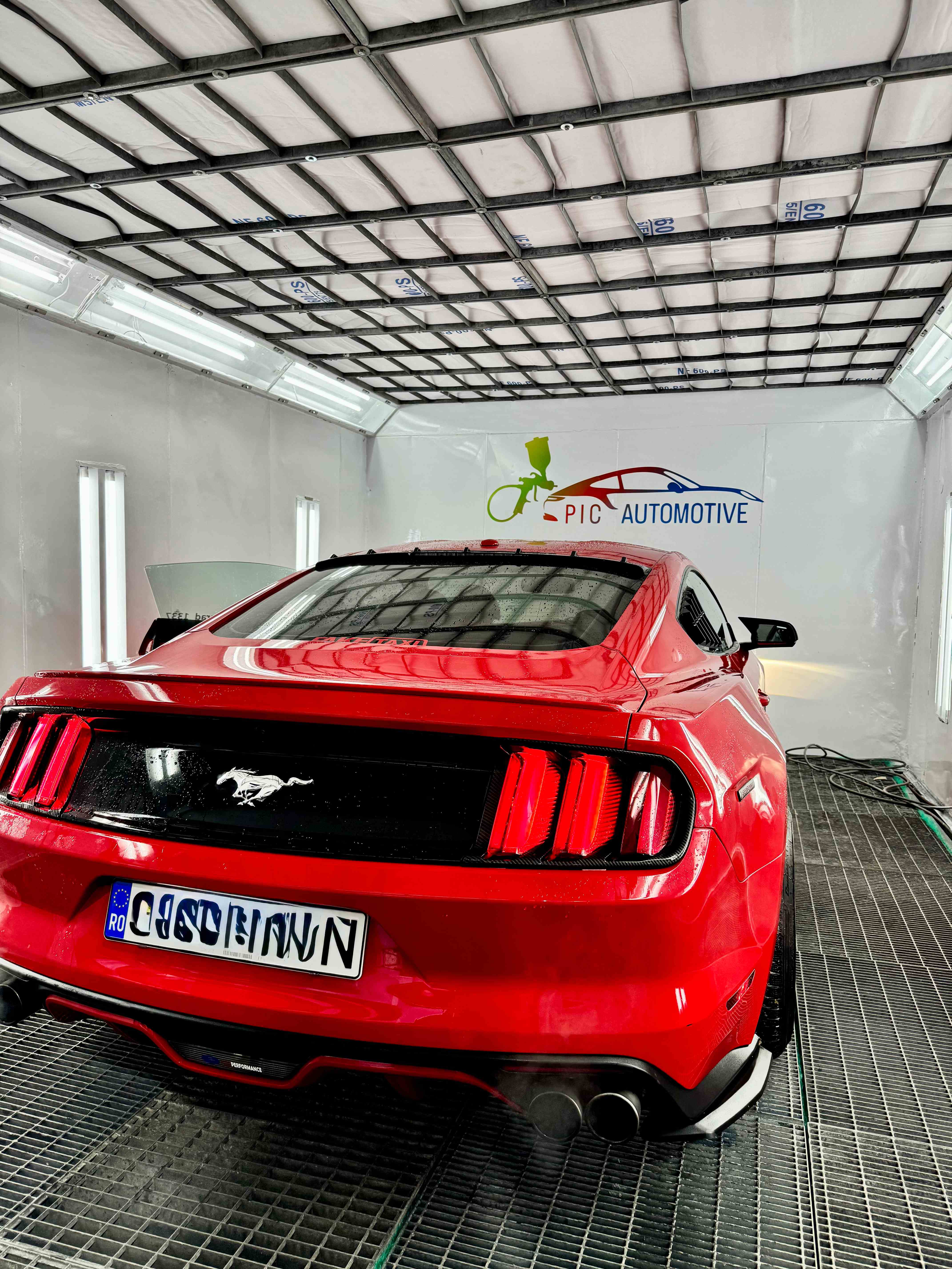 Ford Mustang finalizat după vopsire