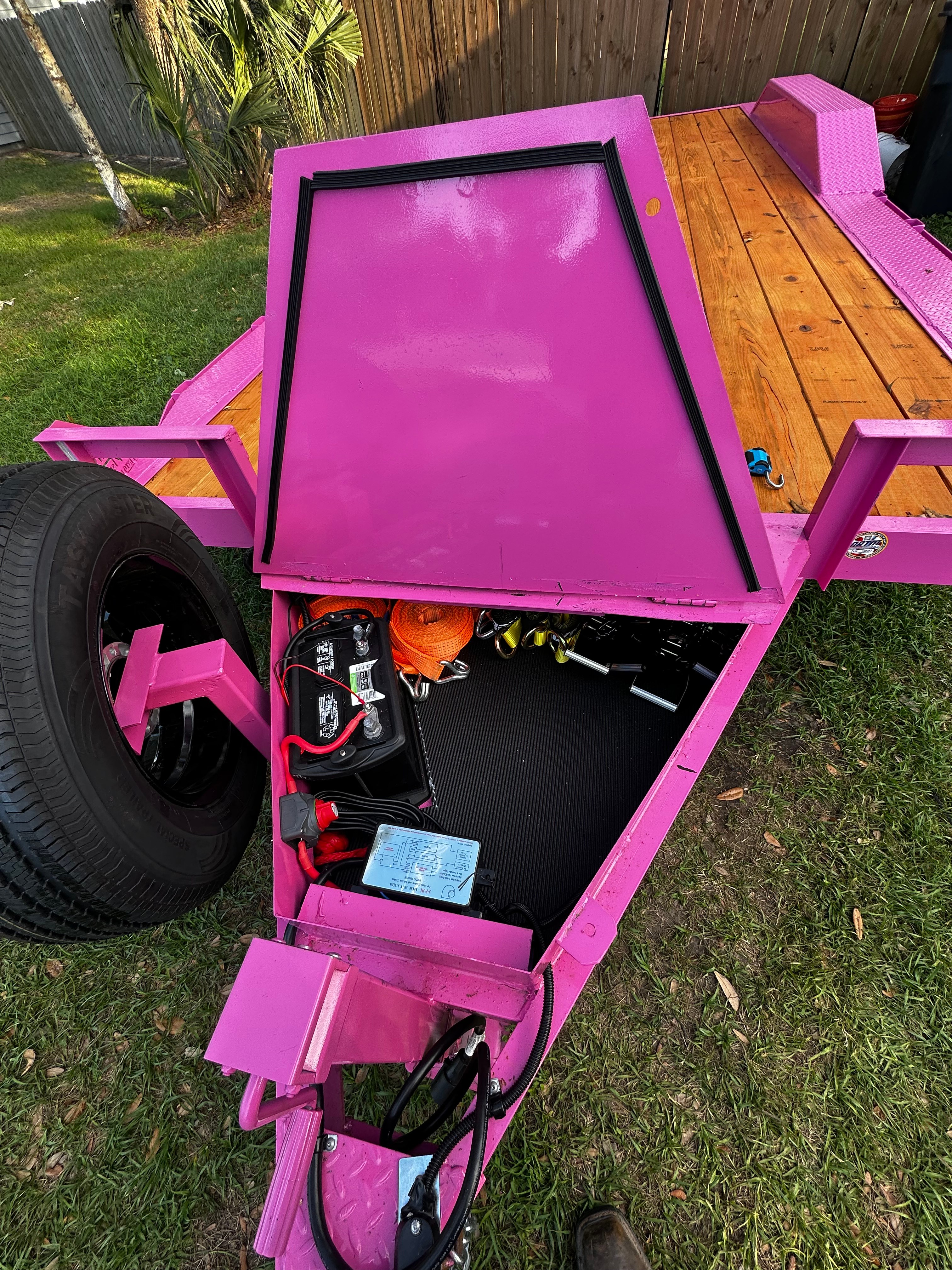 Trailer view 9
