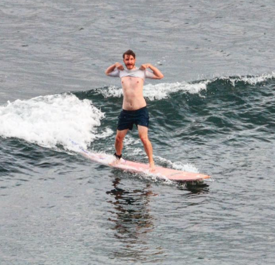 Jez surfing