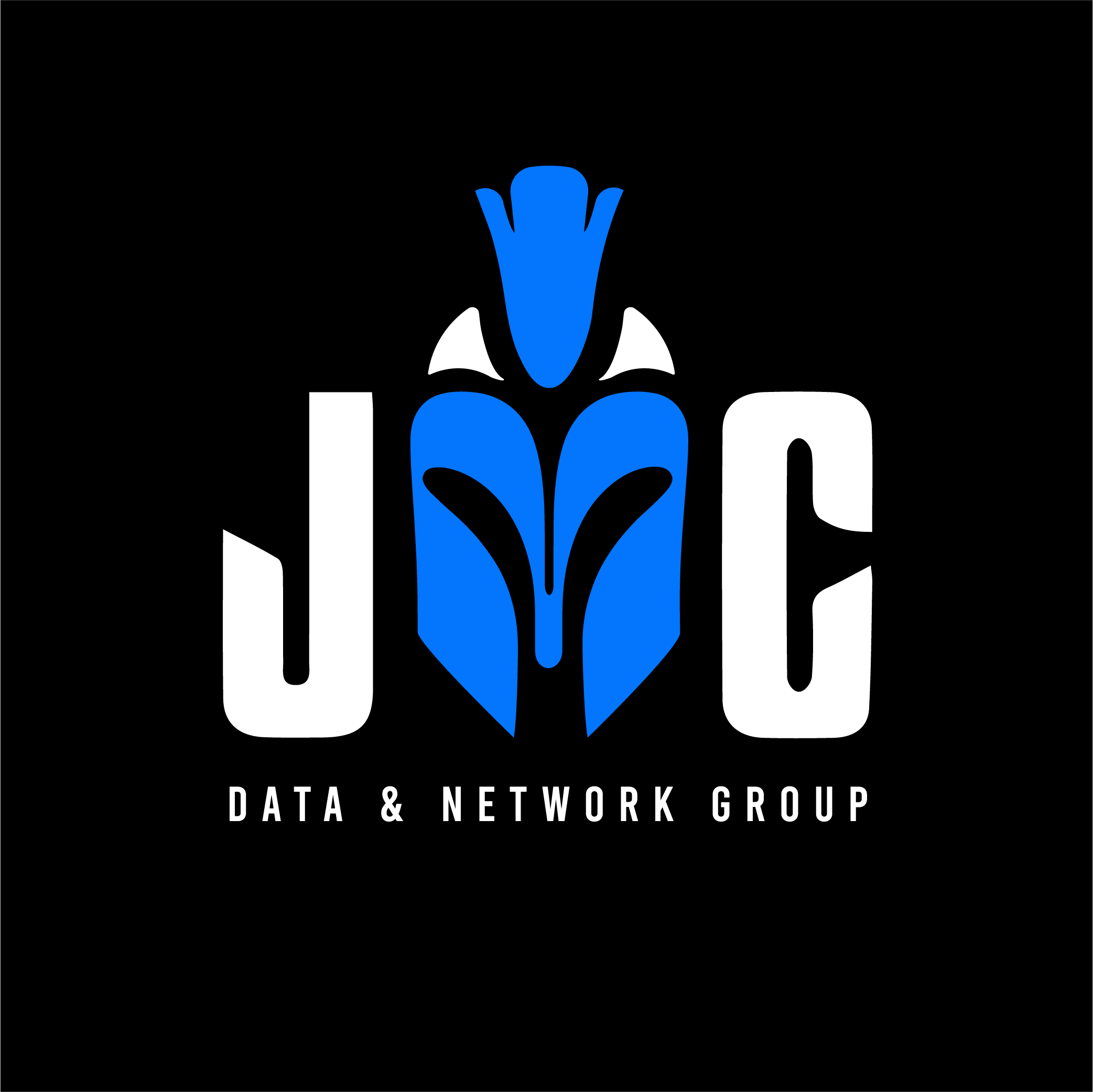 Logotipo de JMC Data & Network Group: emblema azul y letras blancas sobre fondo negro