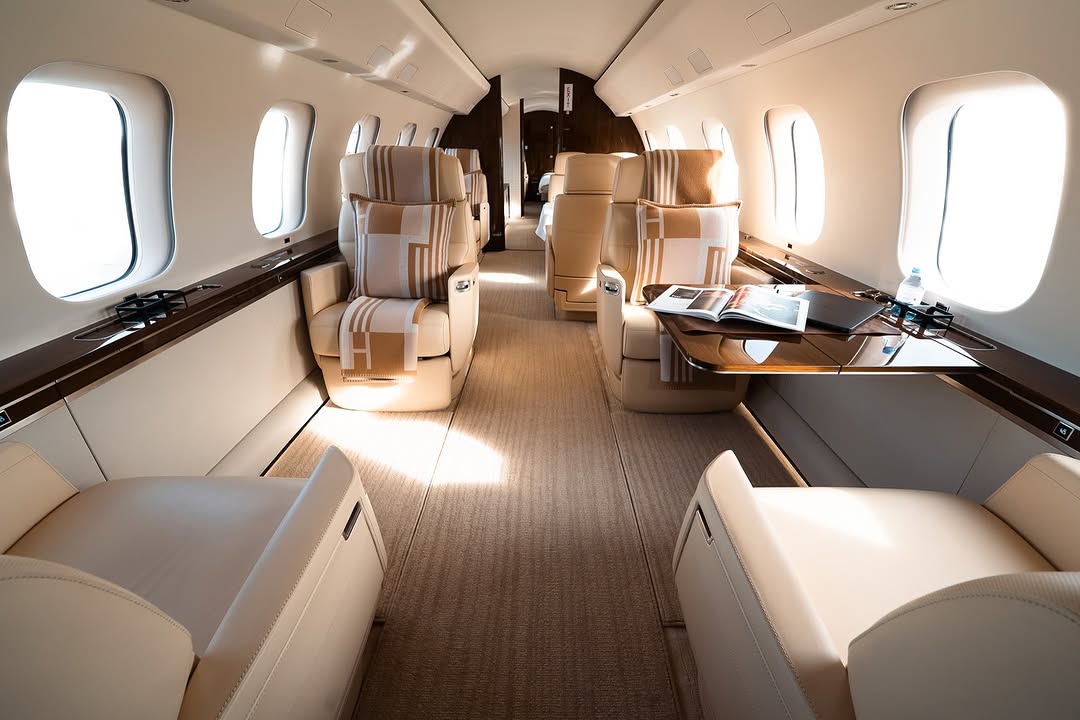 Luxury air transport 2