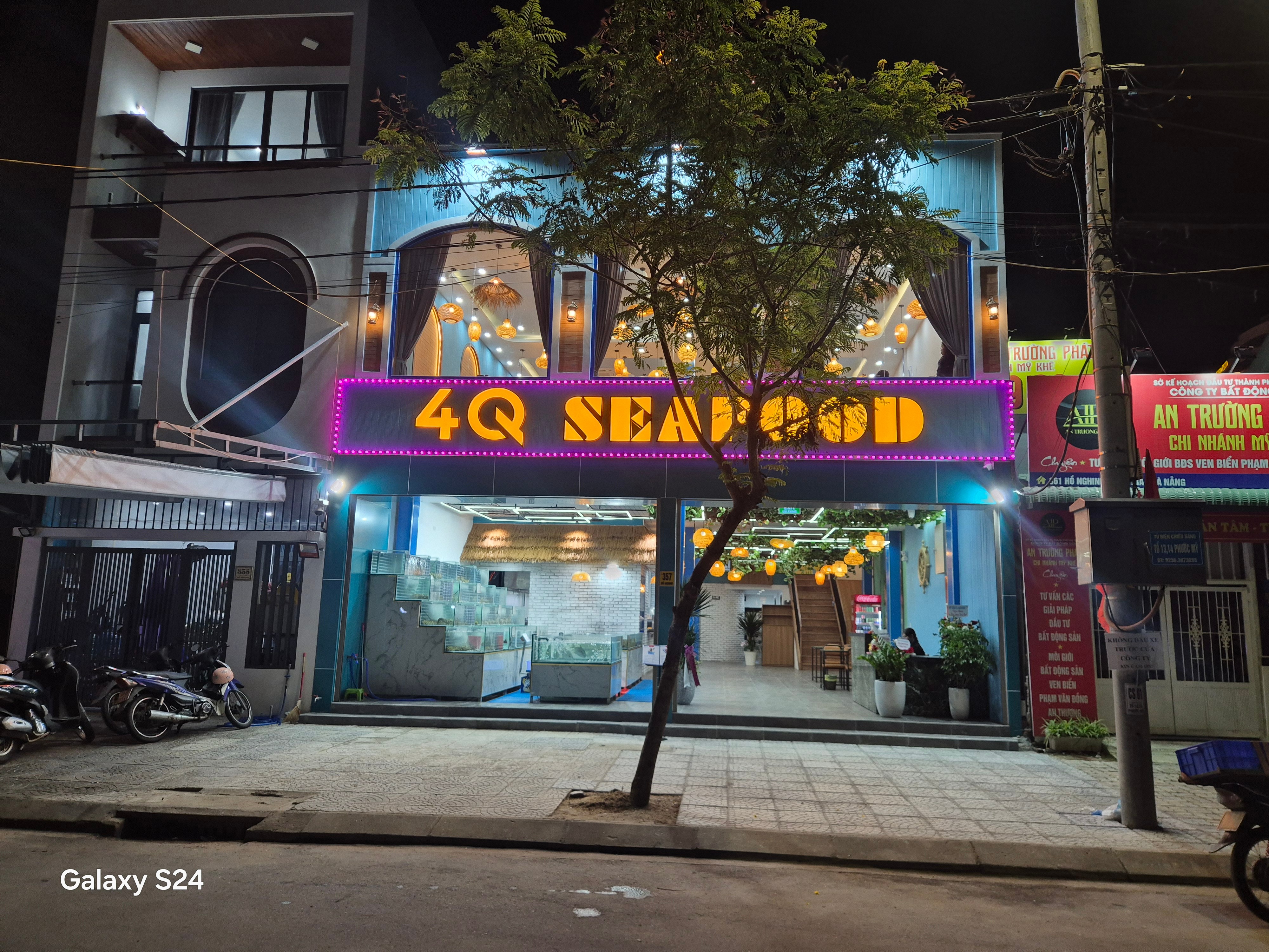 4Q SEAFOOD 야경