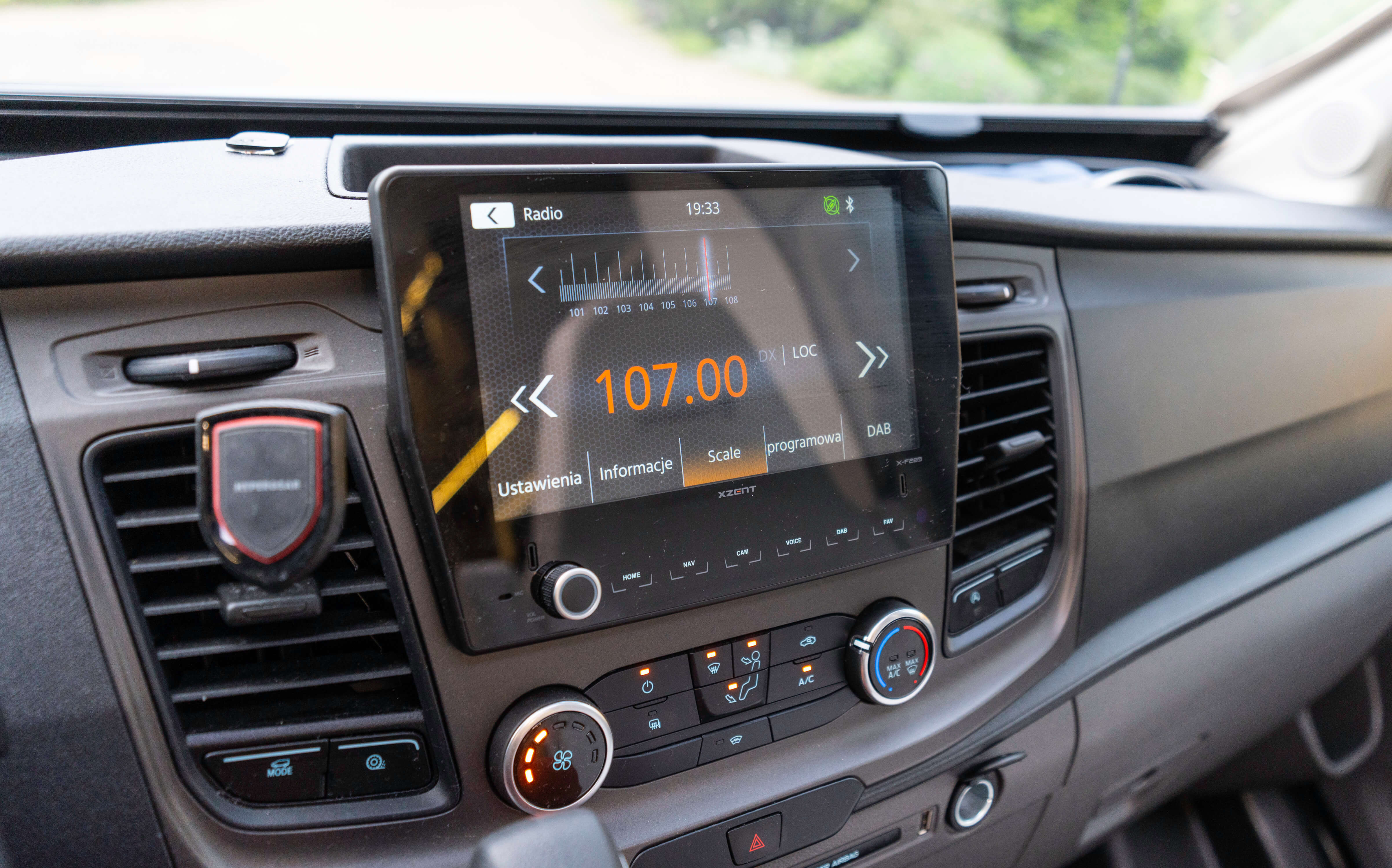 Radio i system multimedialny