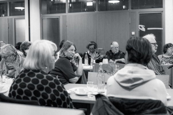 Publikum bei der Lesung zum Thema Philosophinnen im Kulturcafé – Auftaktveranstaltung