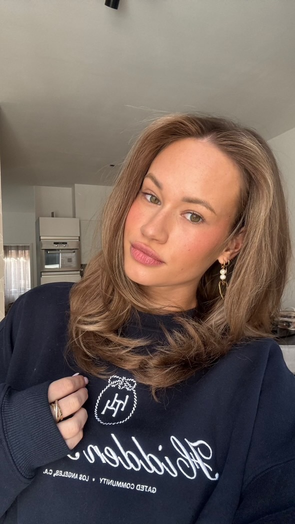 Lillie na de transformatie met warmer haar