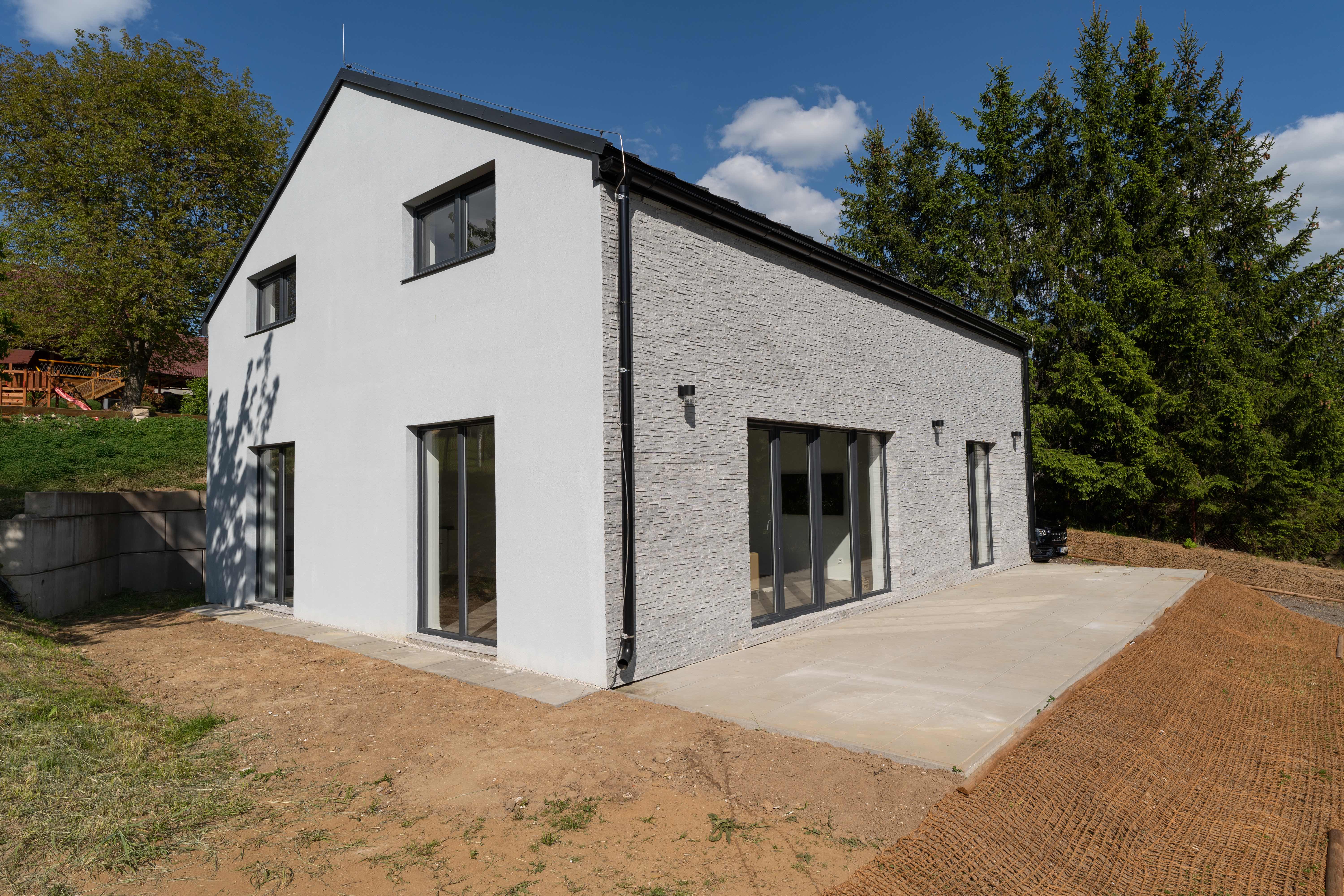 Side view with stone cladding
