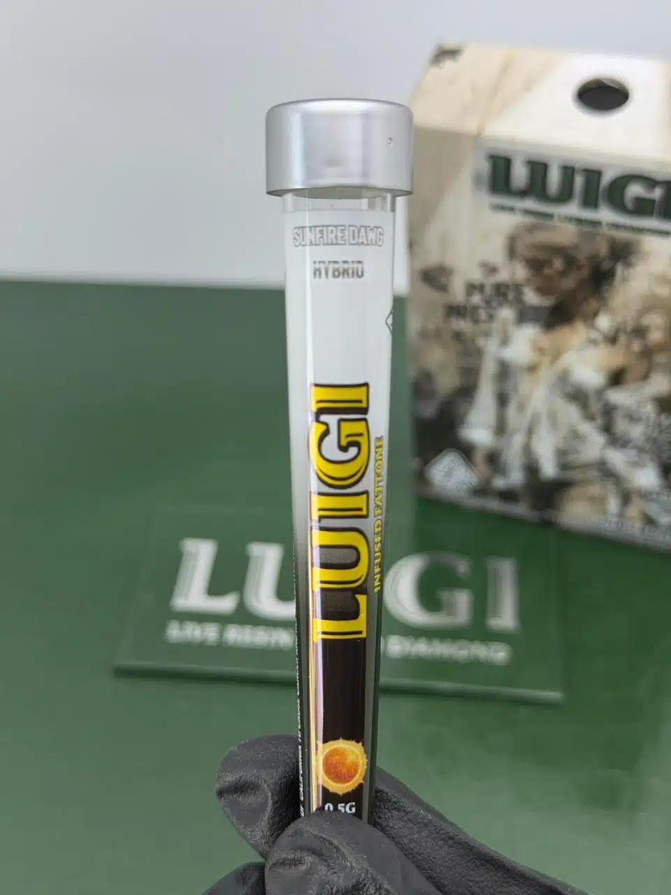 Luigi disposable product package