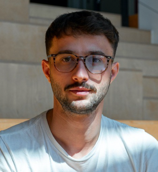 Max Acsinia