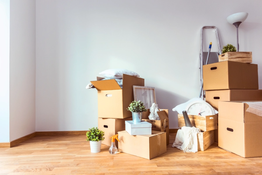 Kartons und Umzugsgut in Wohnung – Ablauf Umzug Marzahn