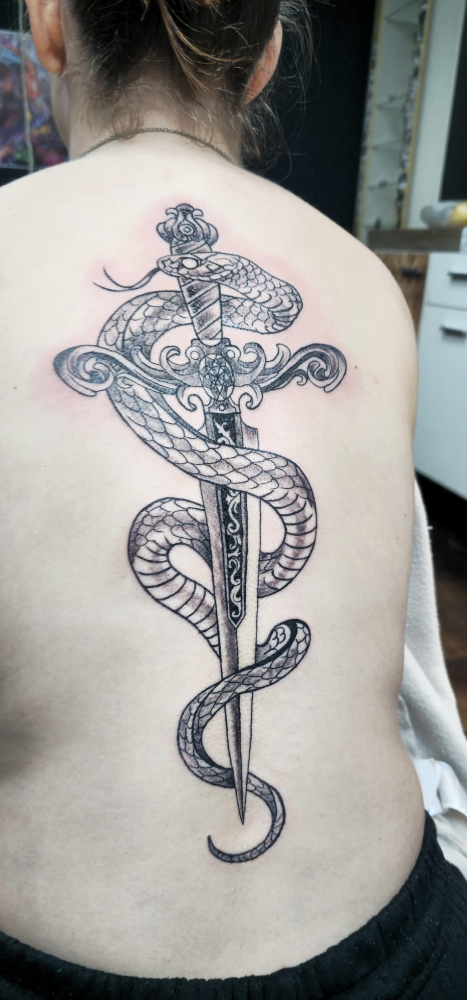 Ornamental Tattoo - Schlange mit Schwert