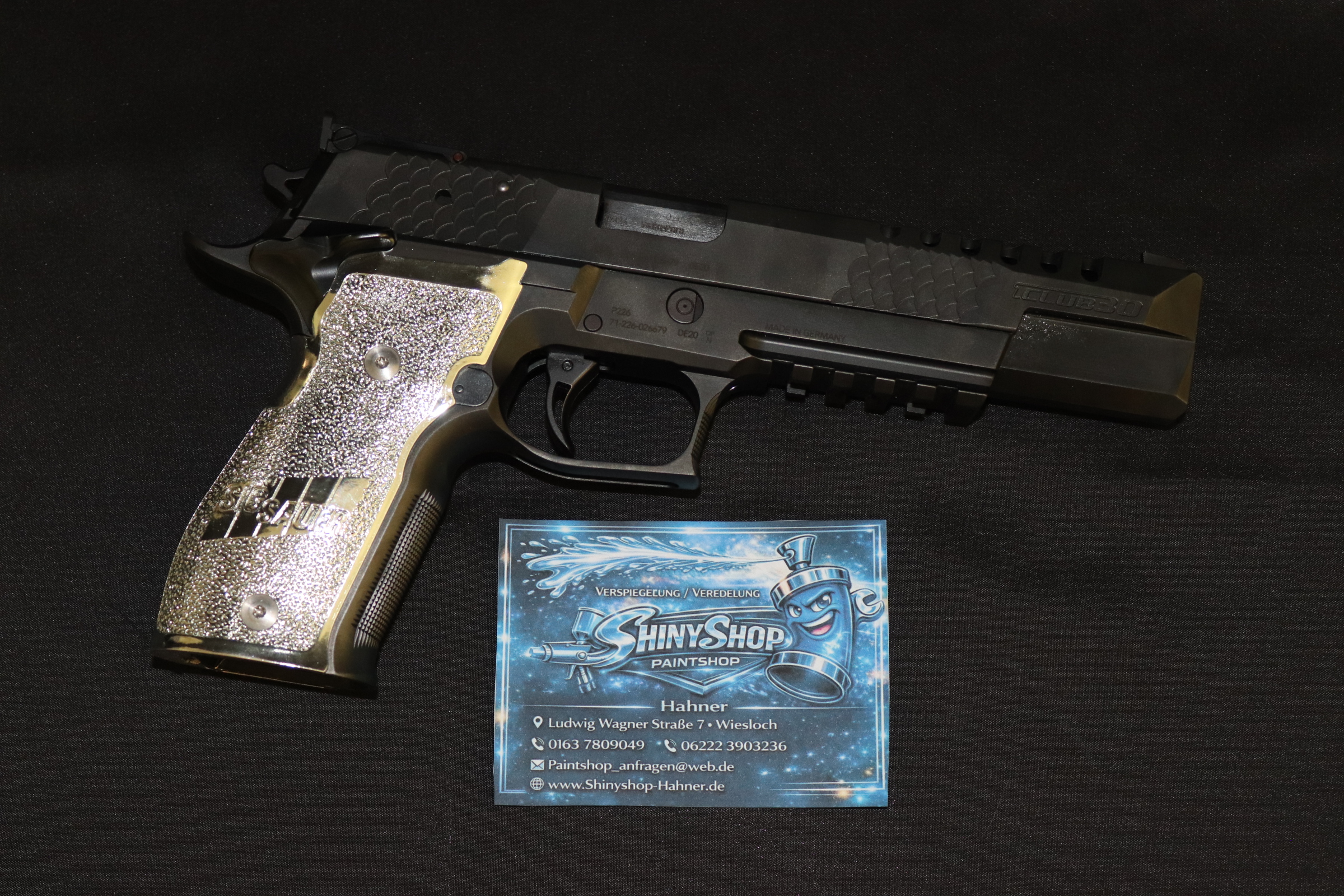 P226 mit Griffstück in Chromlook
