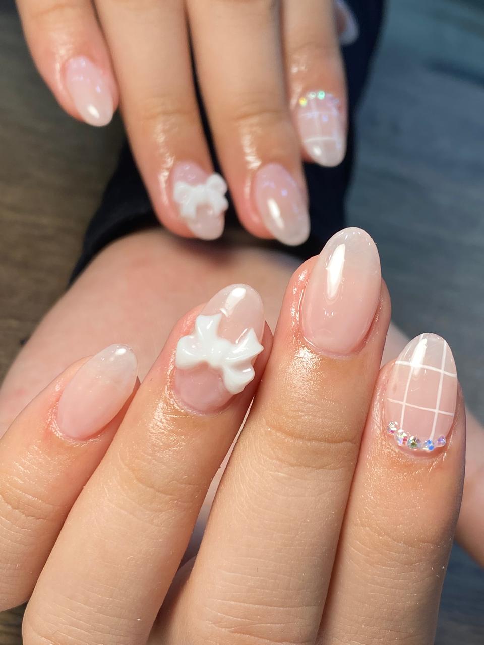 Elegant bow nail design