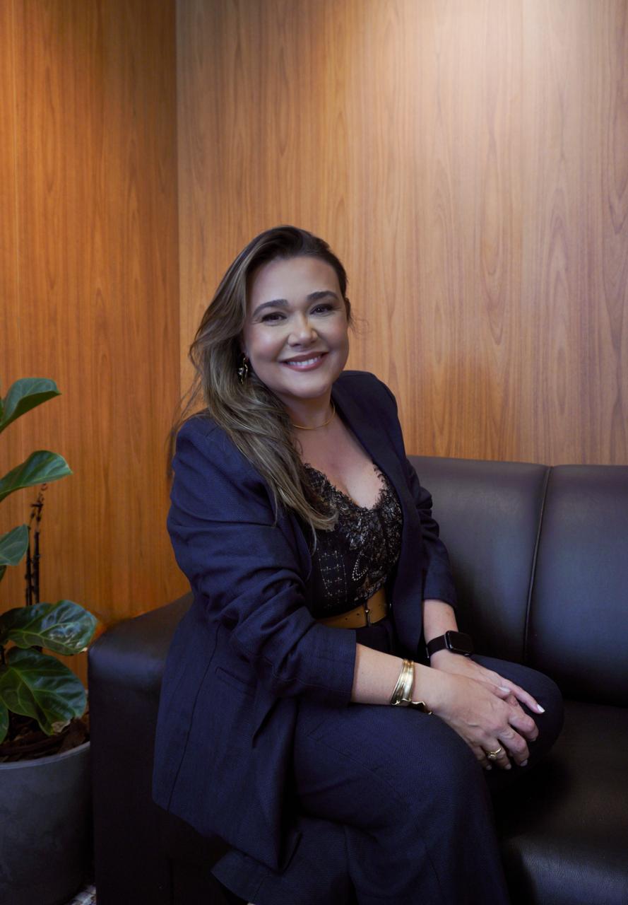 Ana Carolina Tavares Torres - CLO as a Service