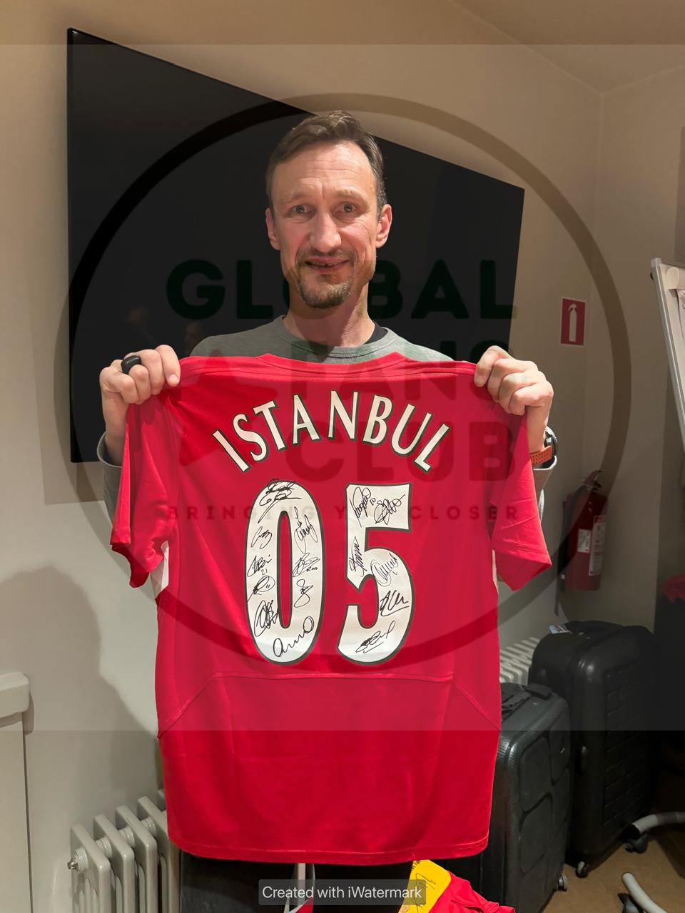 Vladimir Smicer with Istanbul 2005 signed shirt