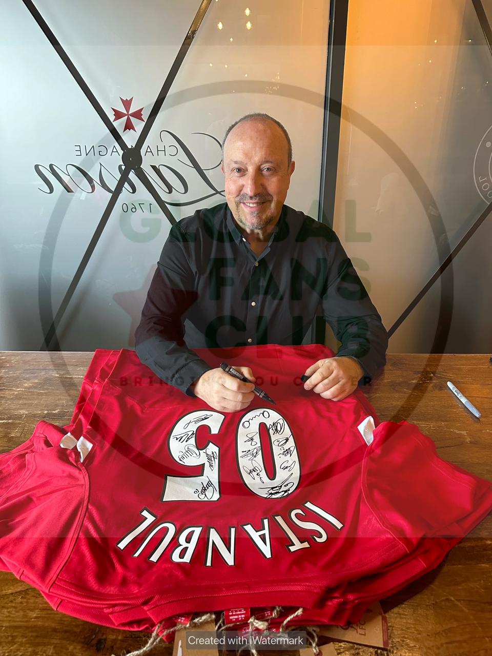 Rafa Benitez signing Istanbul 2005 shirt