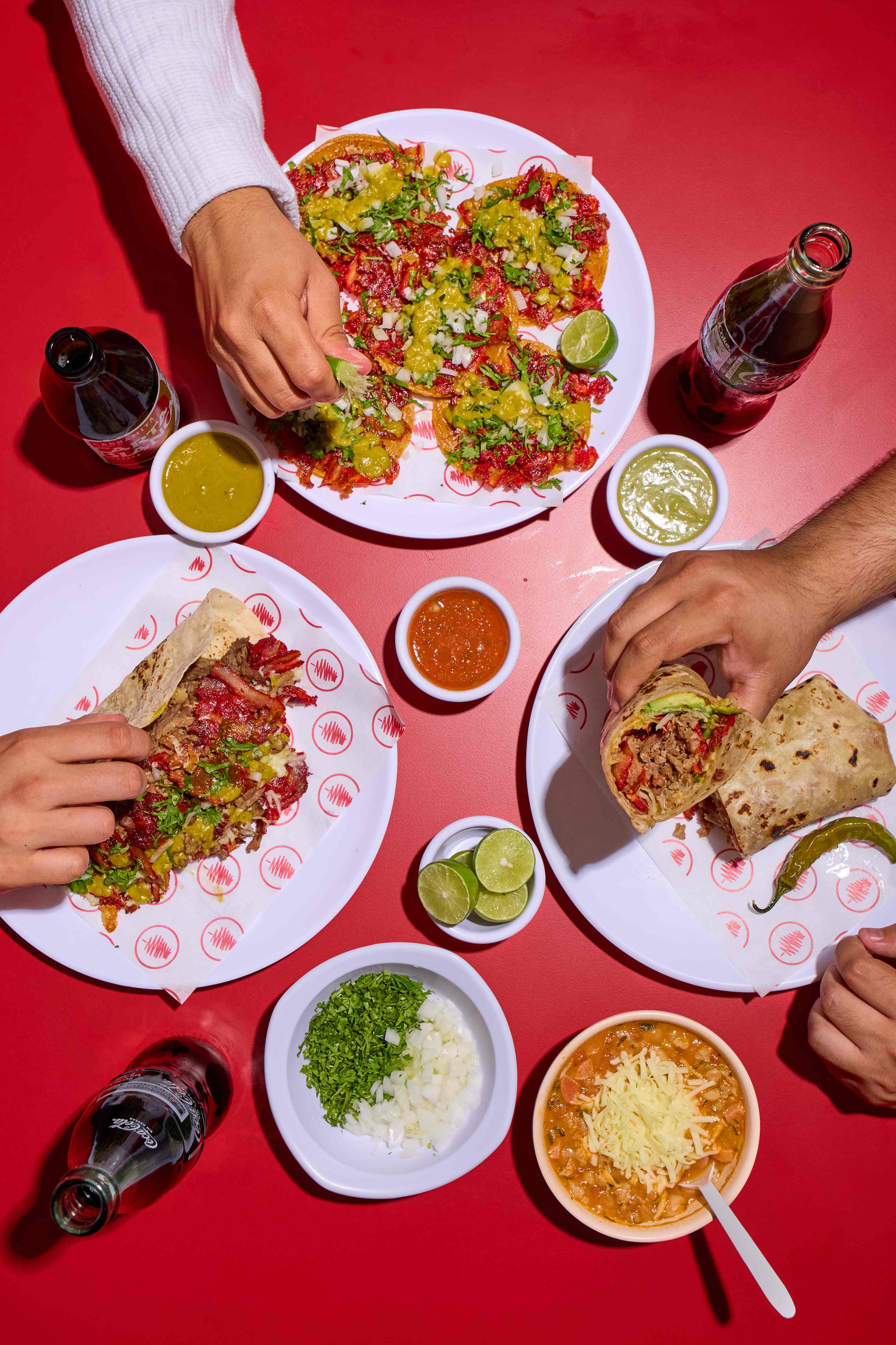 Mesa con tacos
