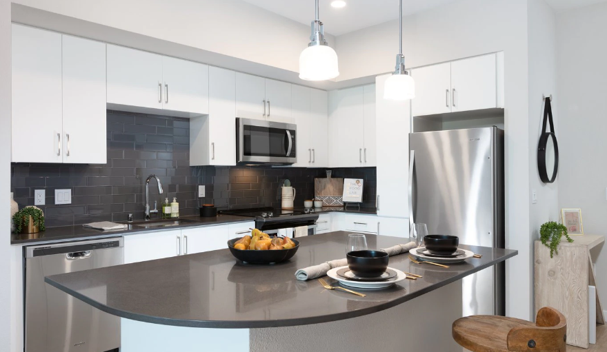Public Market — Flat-panel white, Manhattan quartz