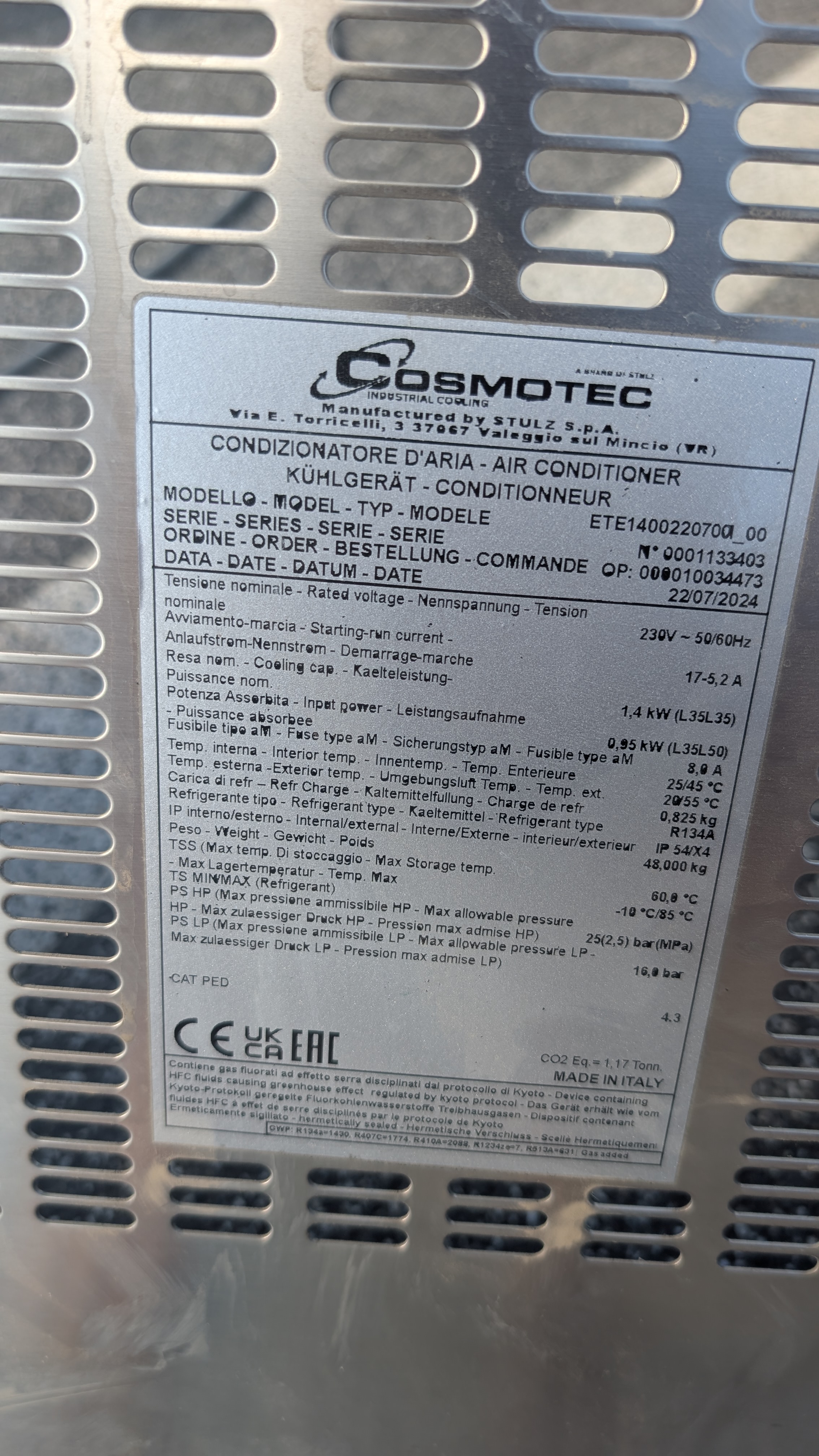 Tabliczka znamionowa Cosmotec ETE1400 – klimatyzator do szafy sterowniczej, czynnik R134a